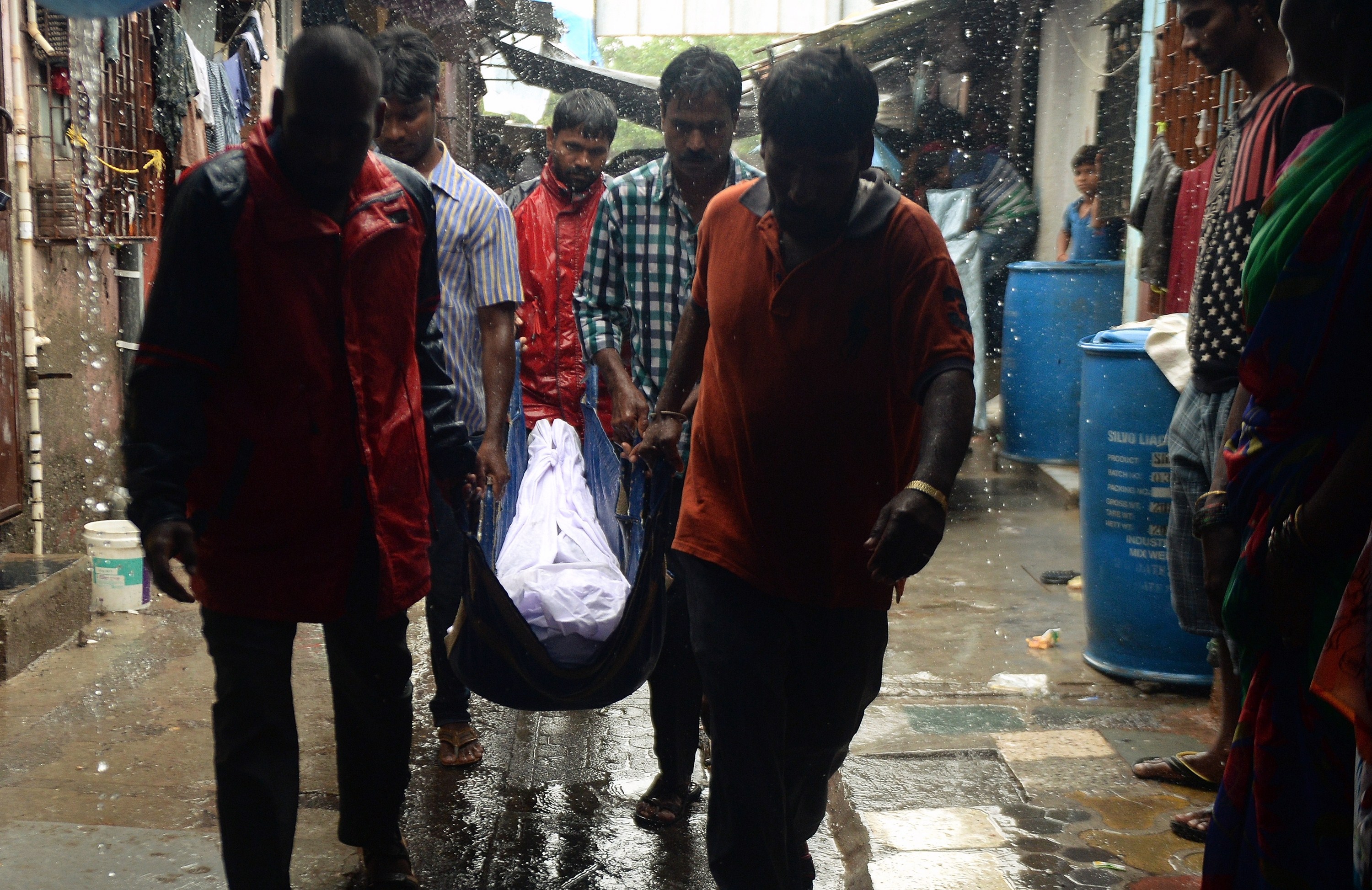INDIA-HEALTH-CRIME-ALCOHOL