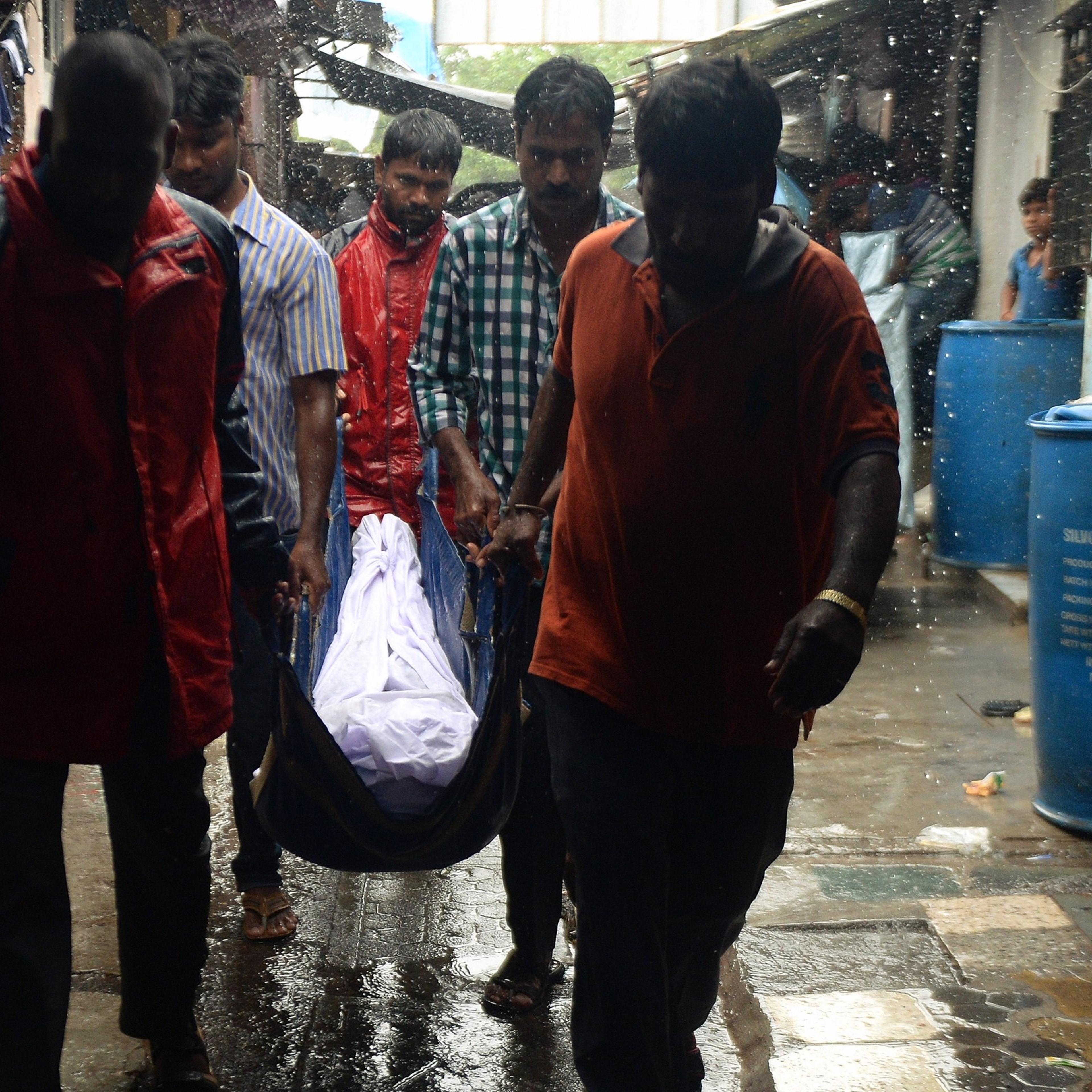 INDIA-HEALTH-CRIME-ALCOHOL