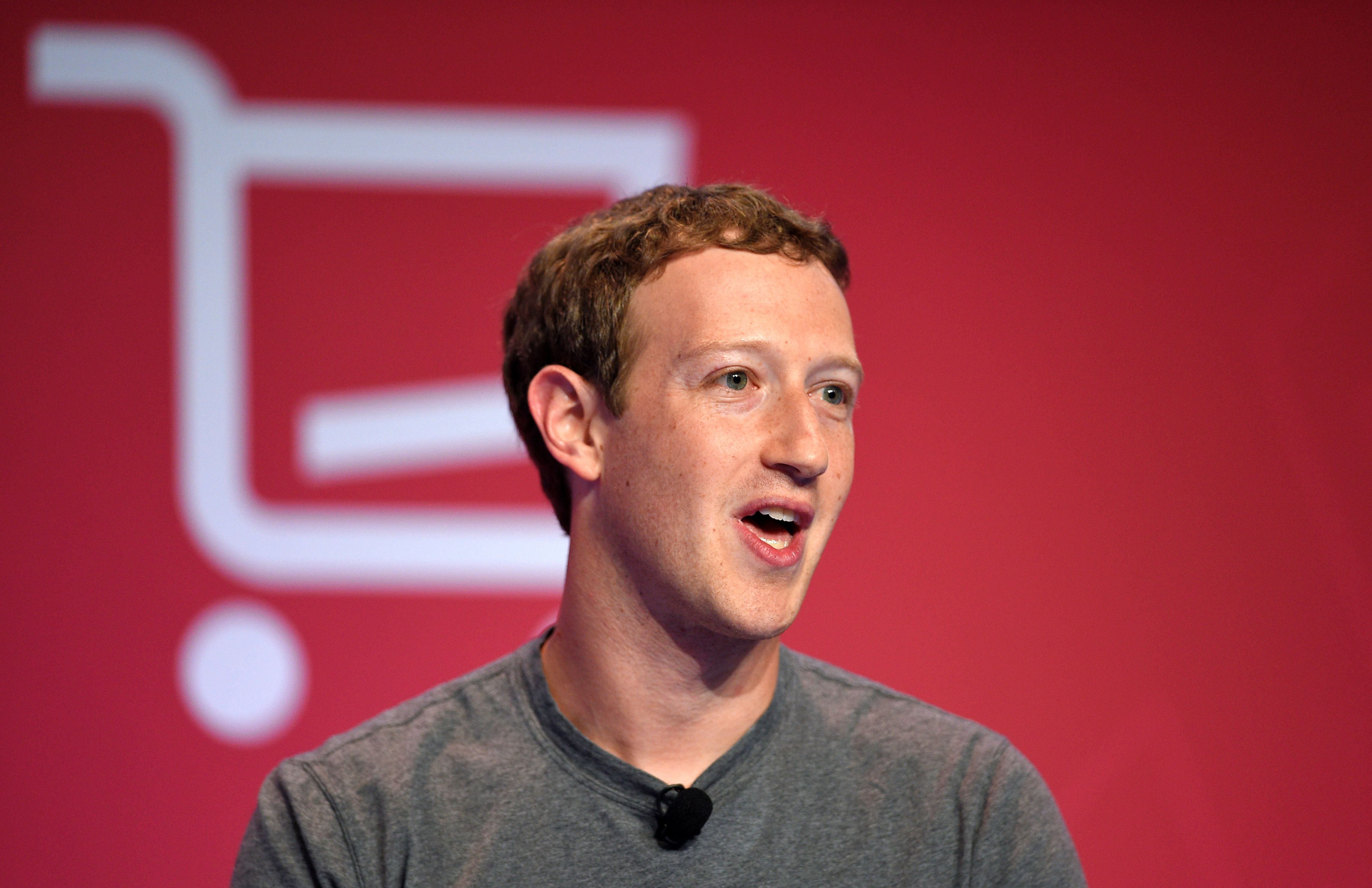 SPAIN-TELECOM-MWC-ZUKERBERG-FACEBOOK