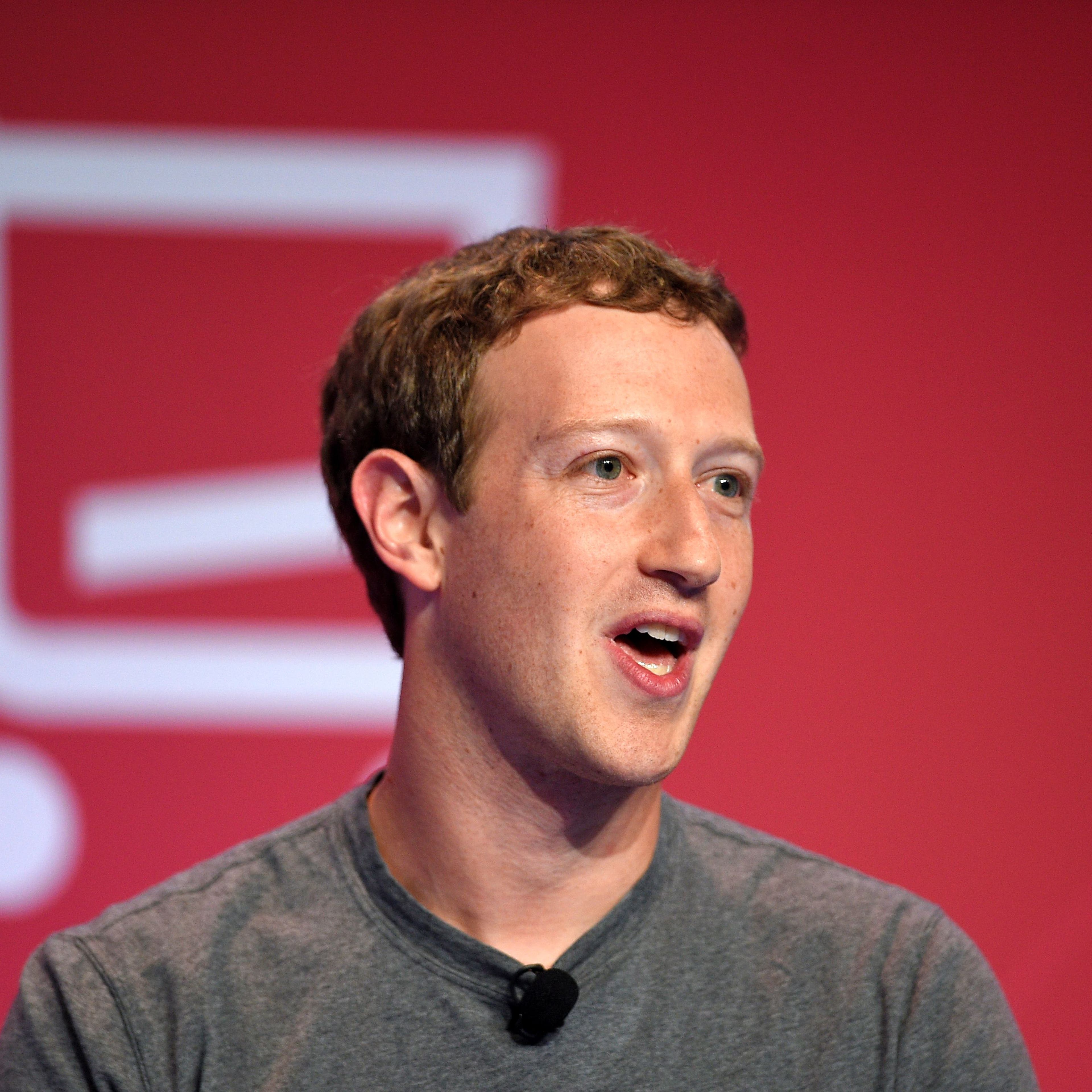 SPAIN-TELECOM-MWC-ZUKERBERG-FACEBOOK