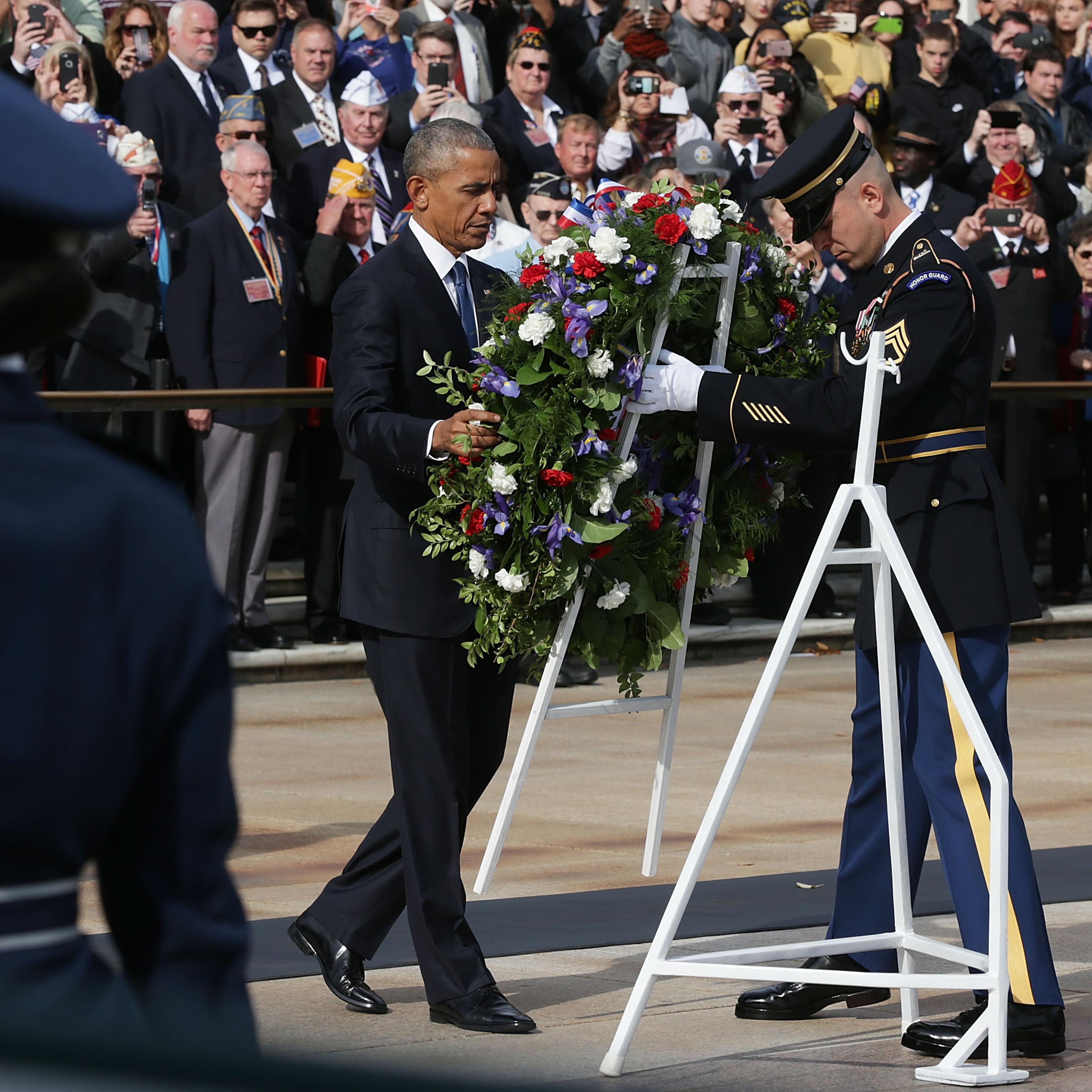 President Obama Lays Wreath At Tomb Of Unknown Soldier On Veterans Day