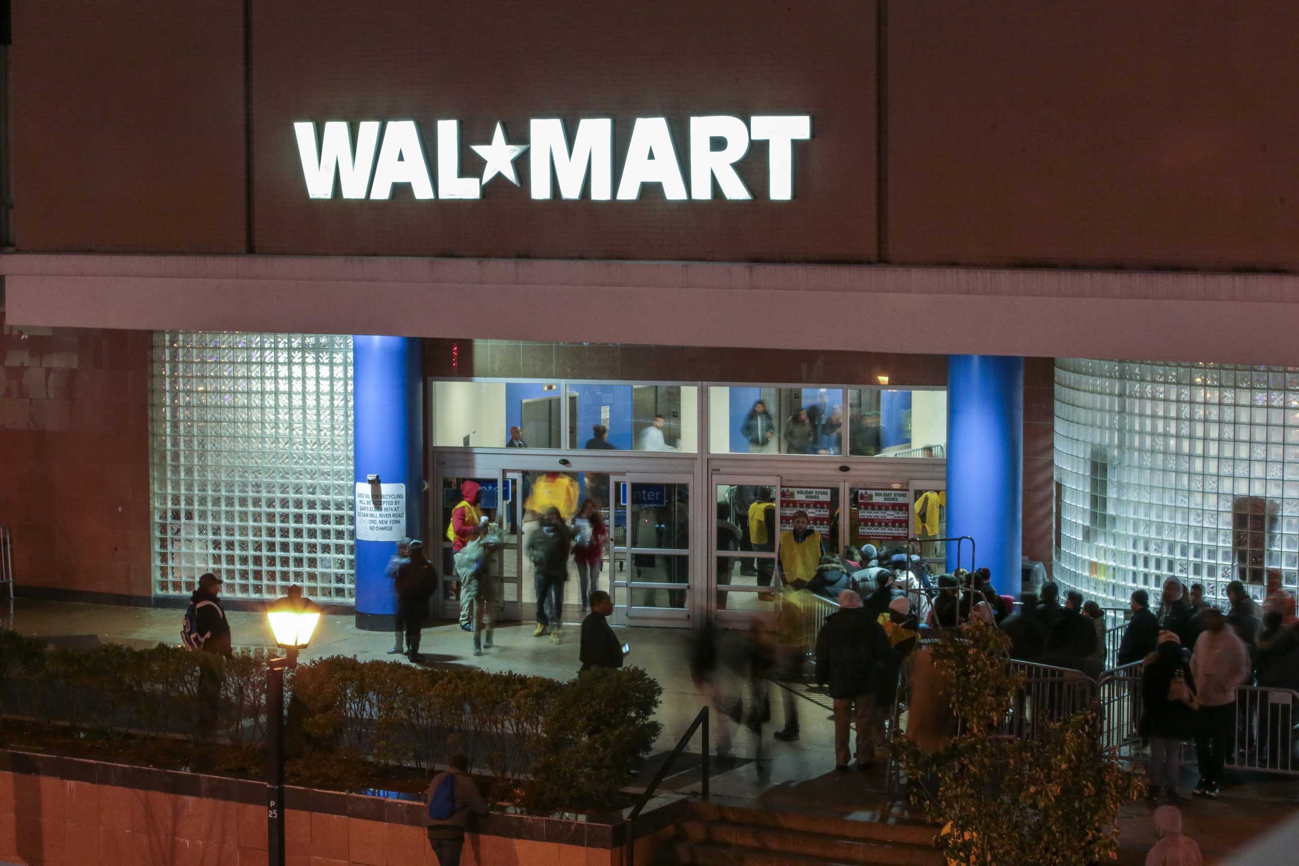 Christmas shopping season starts with Black Friday