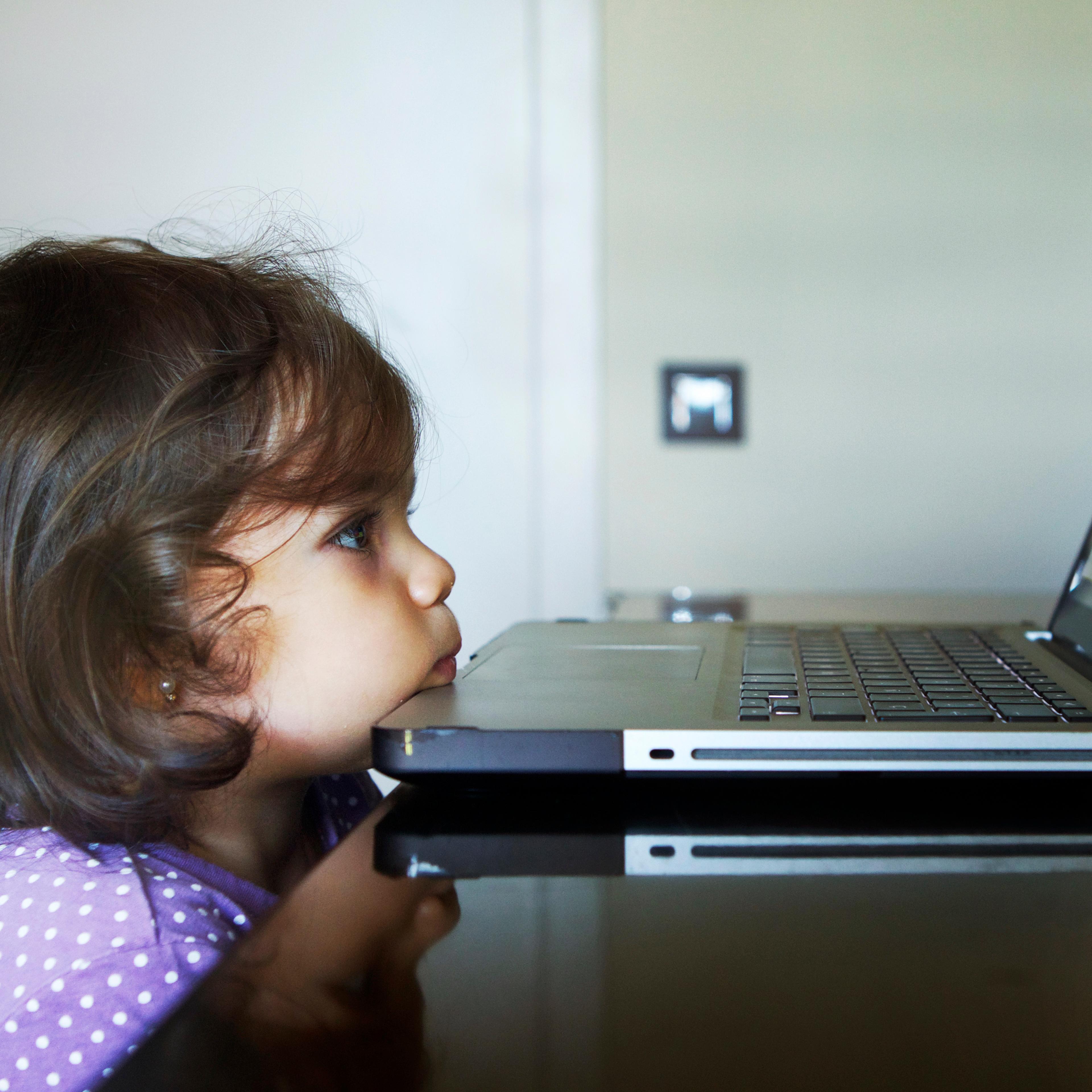 young girl laptop screen