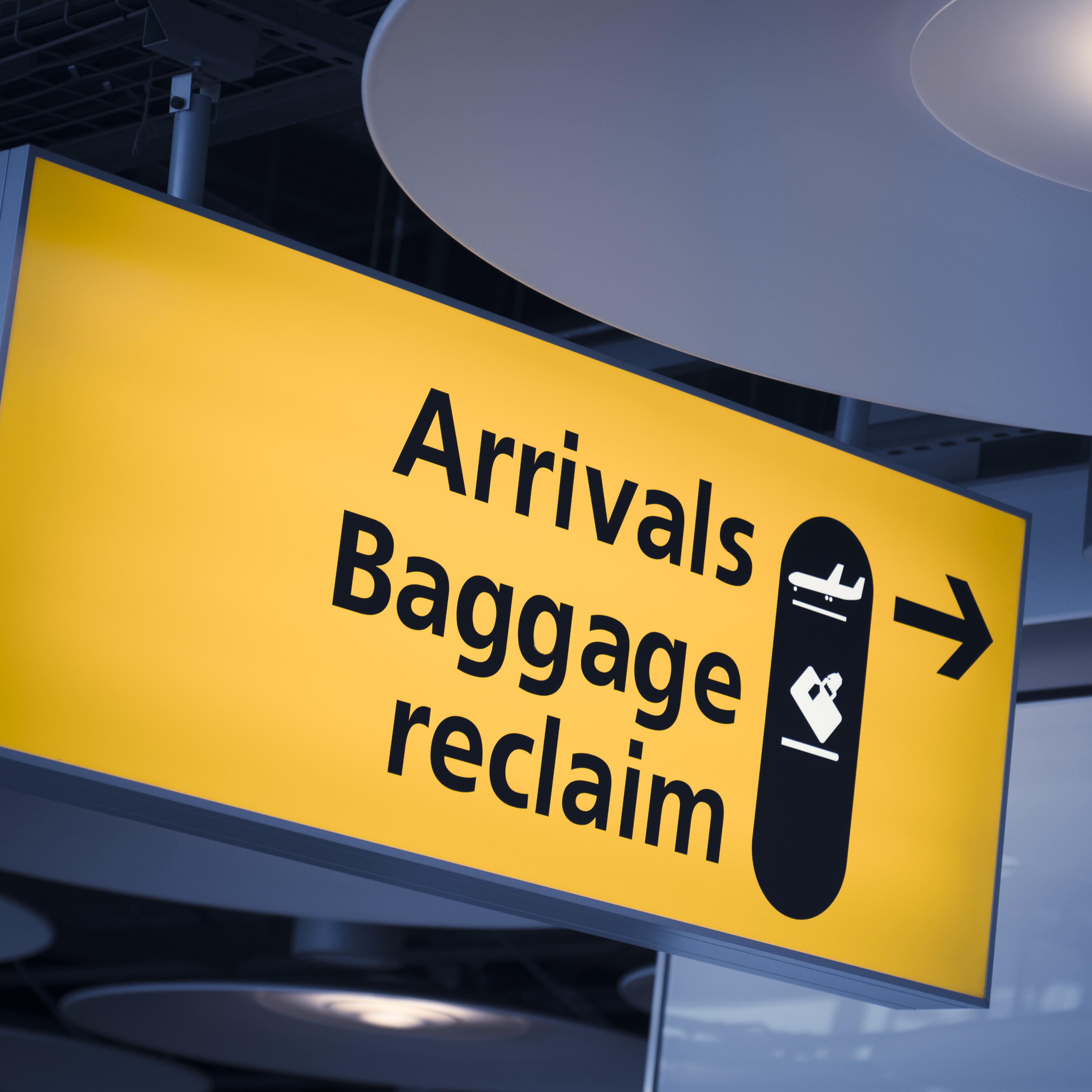 heathrow-arrival-sign