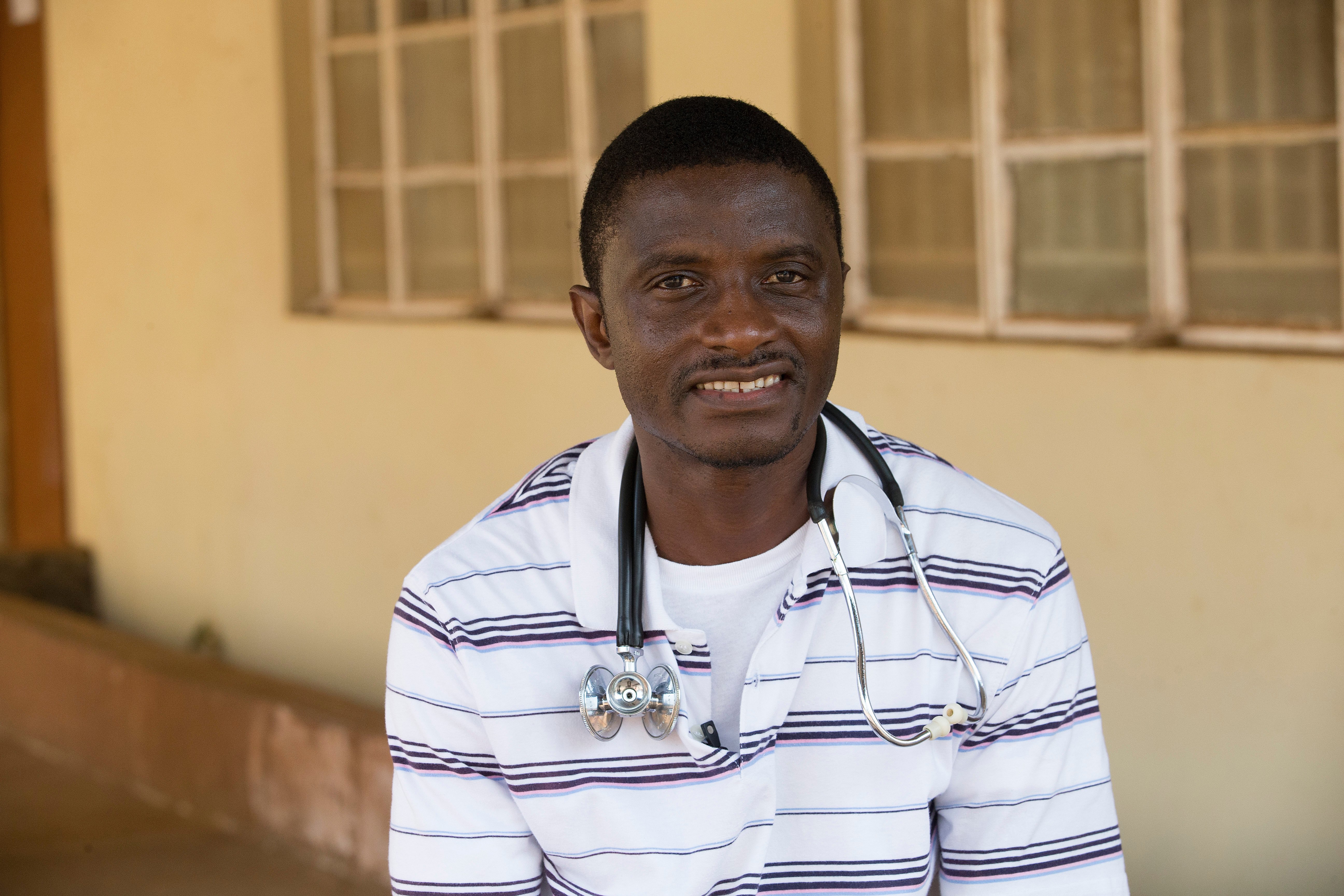 Doctor Being Treated For Ebola In Nebraska Dies Of Virus