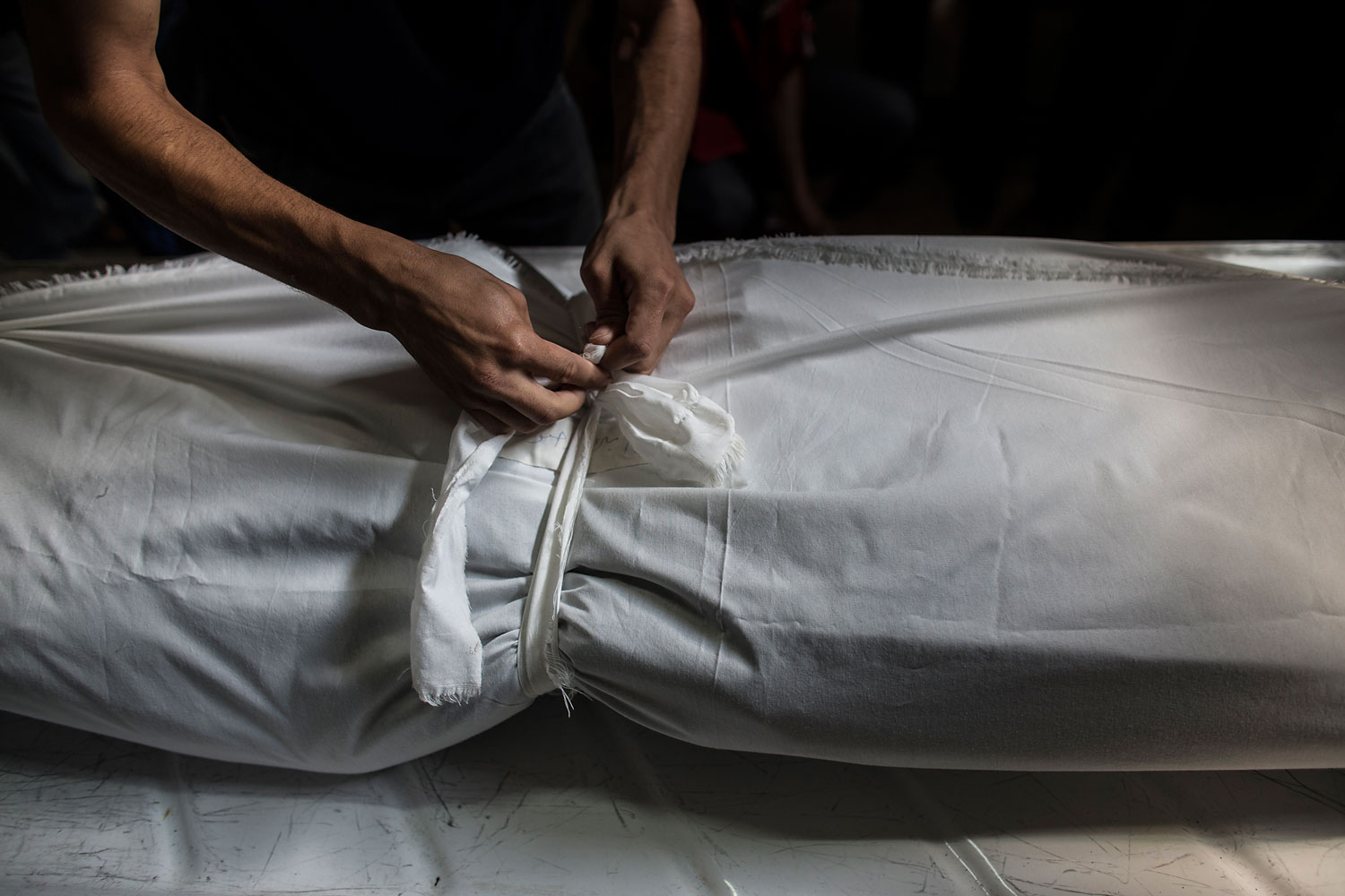 Israeli troops move into Gaza