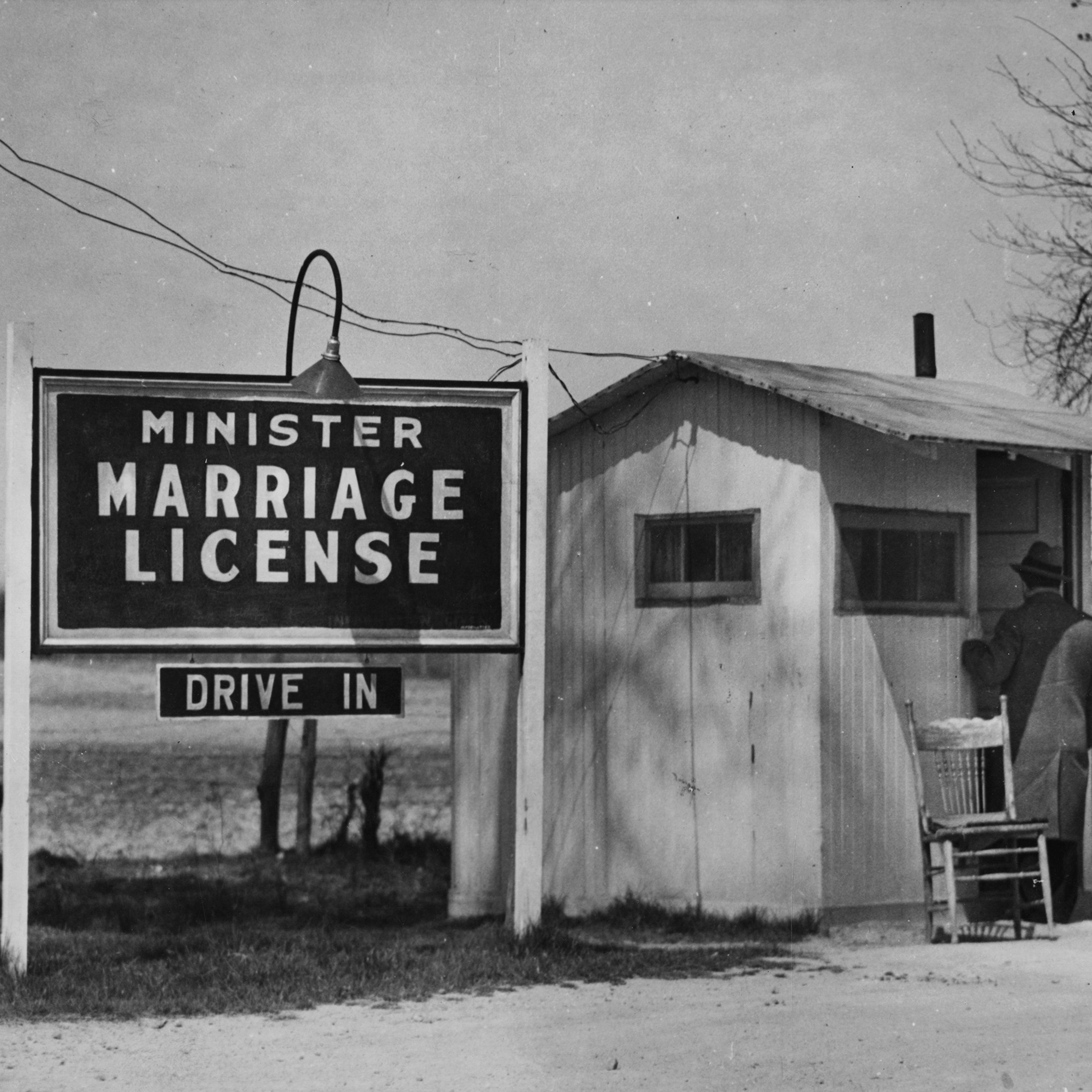 A walk-up customer at the door of a minister's marriage license booth in Elkton, Md. during the 1920-30s