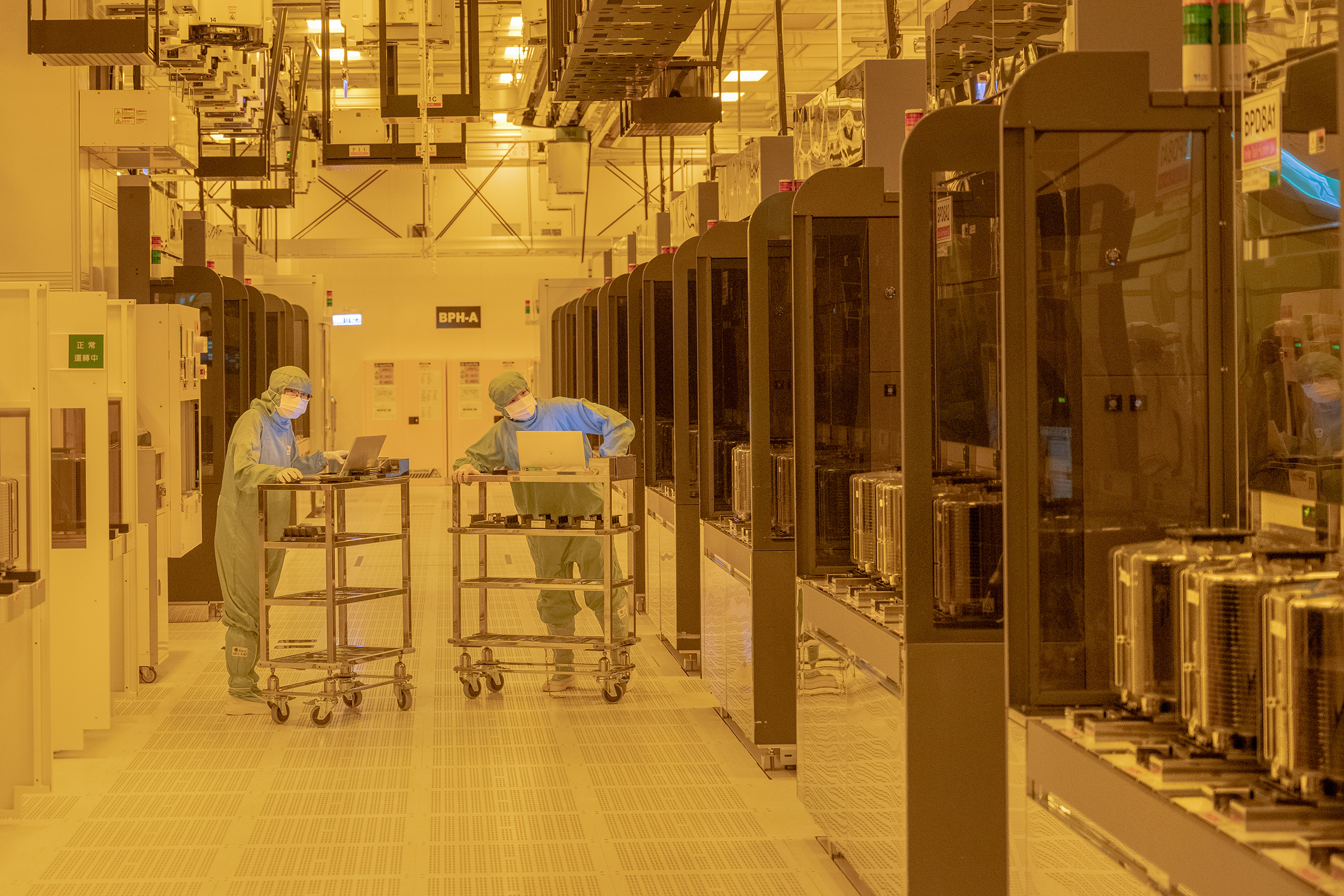 Inside the World's Largest Semiconductor Chip Manufacturer