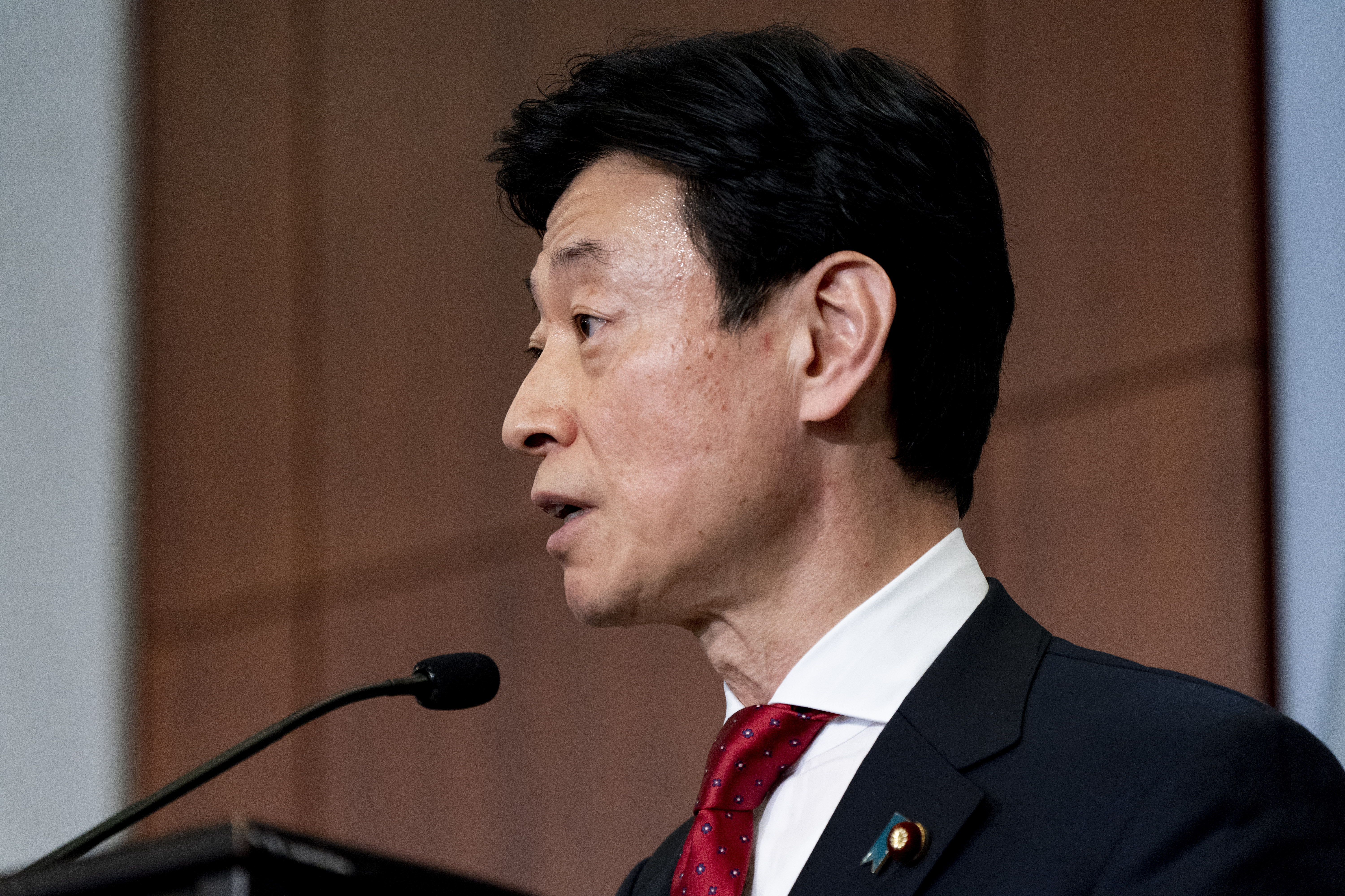 Yasutoshi Nishimura