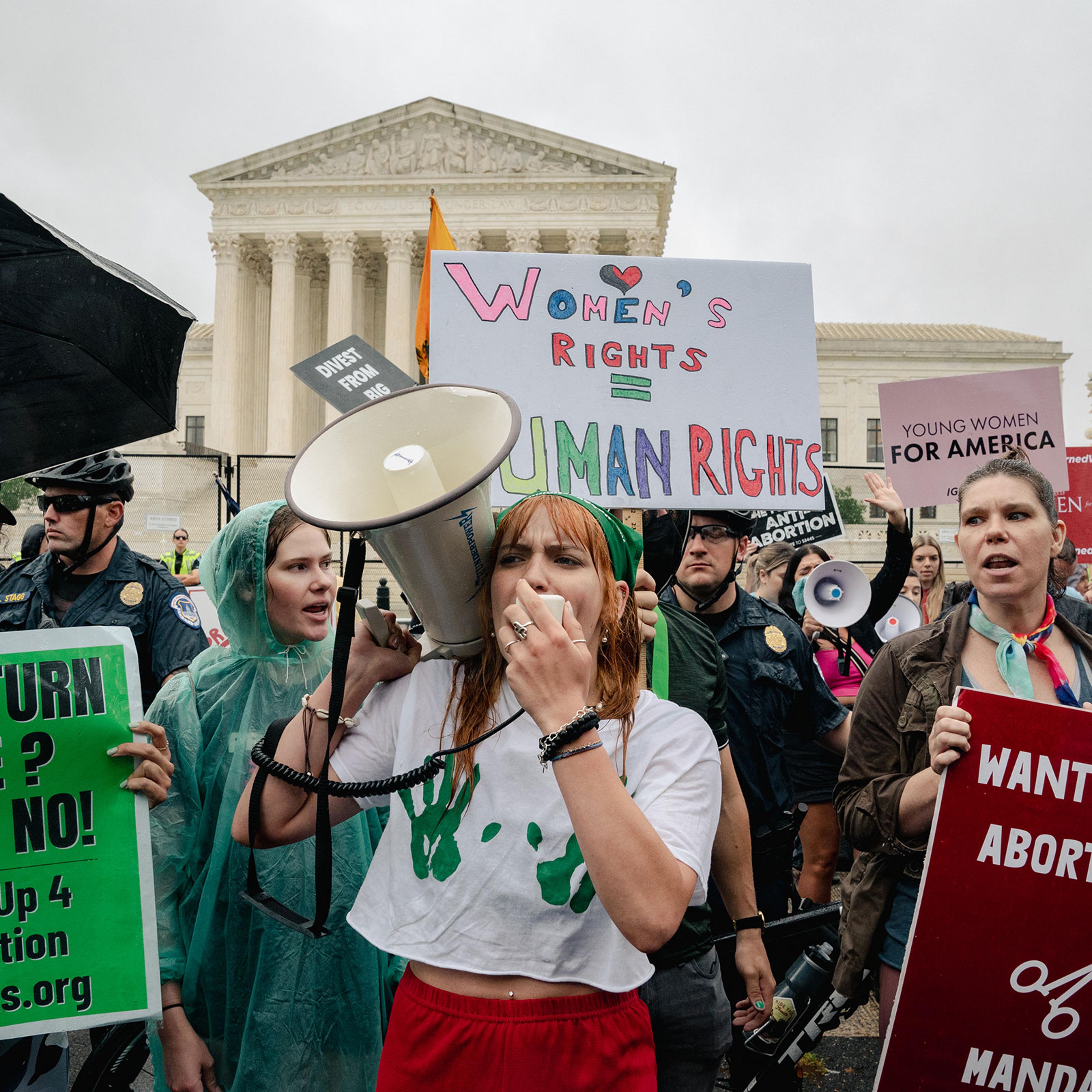 Supporters and opponents of abortion rights demonstrate outside the U.S. Supreme Court Building on June 23, 2022 in Washington, DC. Decisions are expected in 13 more cases before the end of the Court's current session. (Photo/Shuran Huang)