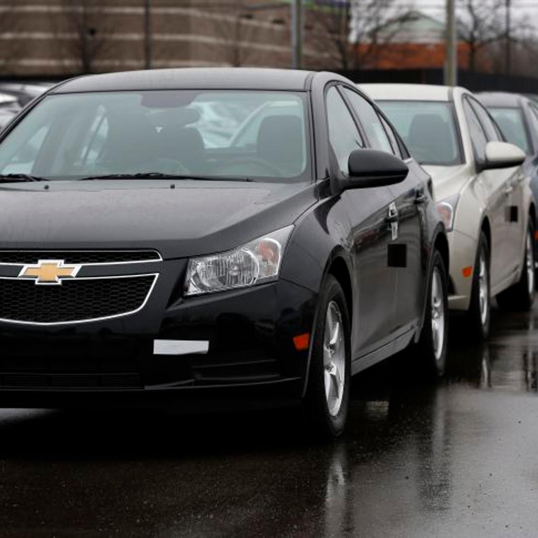 GM Says Dealers Told to Stop Selling Some Chevrolet Cruzes