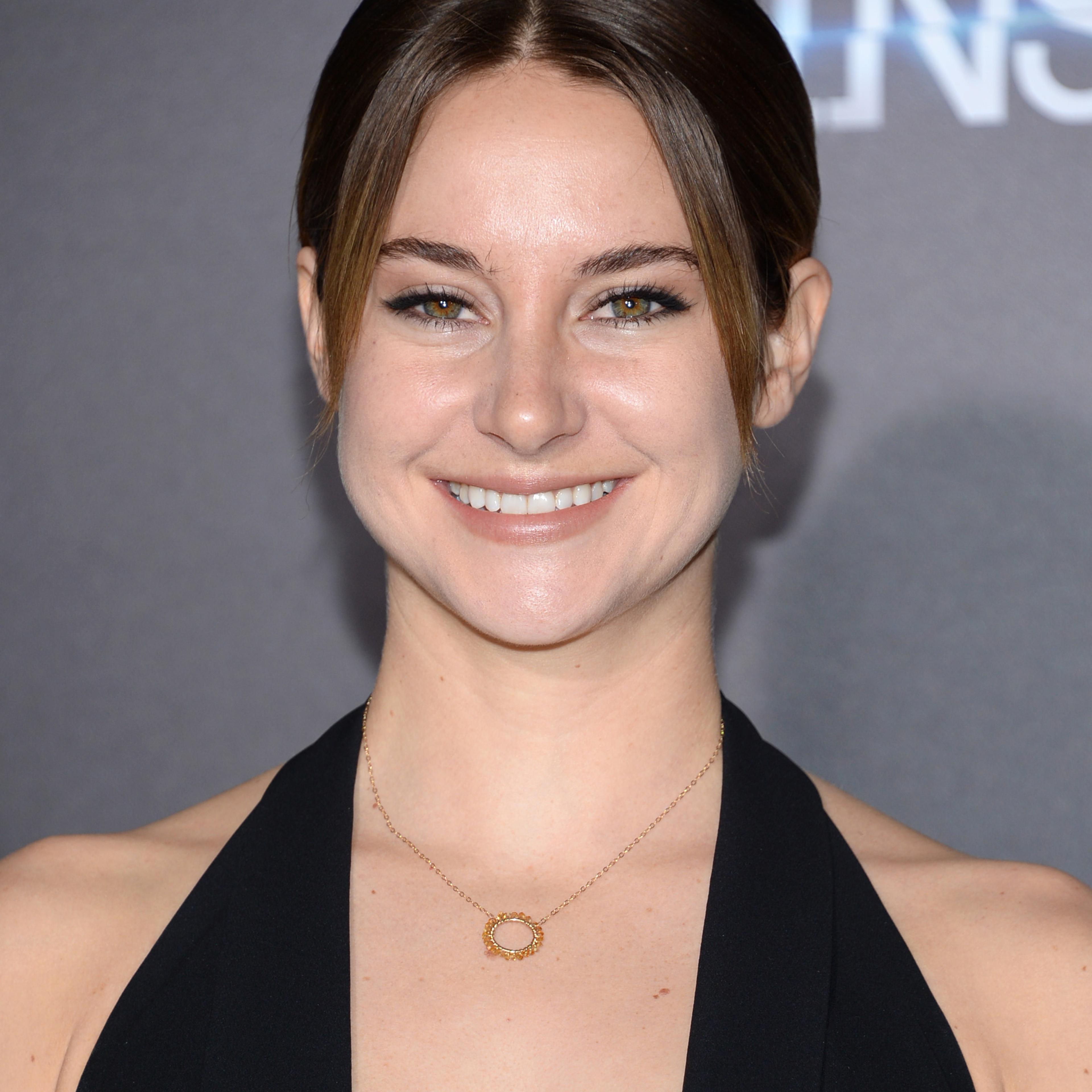 Shailene Woodley arrives at the premiere of "The Divergent Series: Insurgent" in New York City on March 16, 2015.