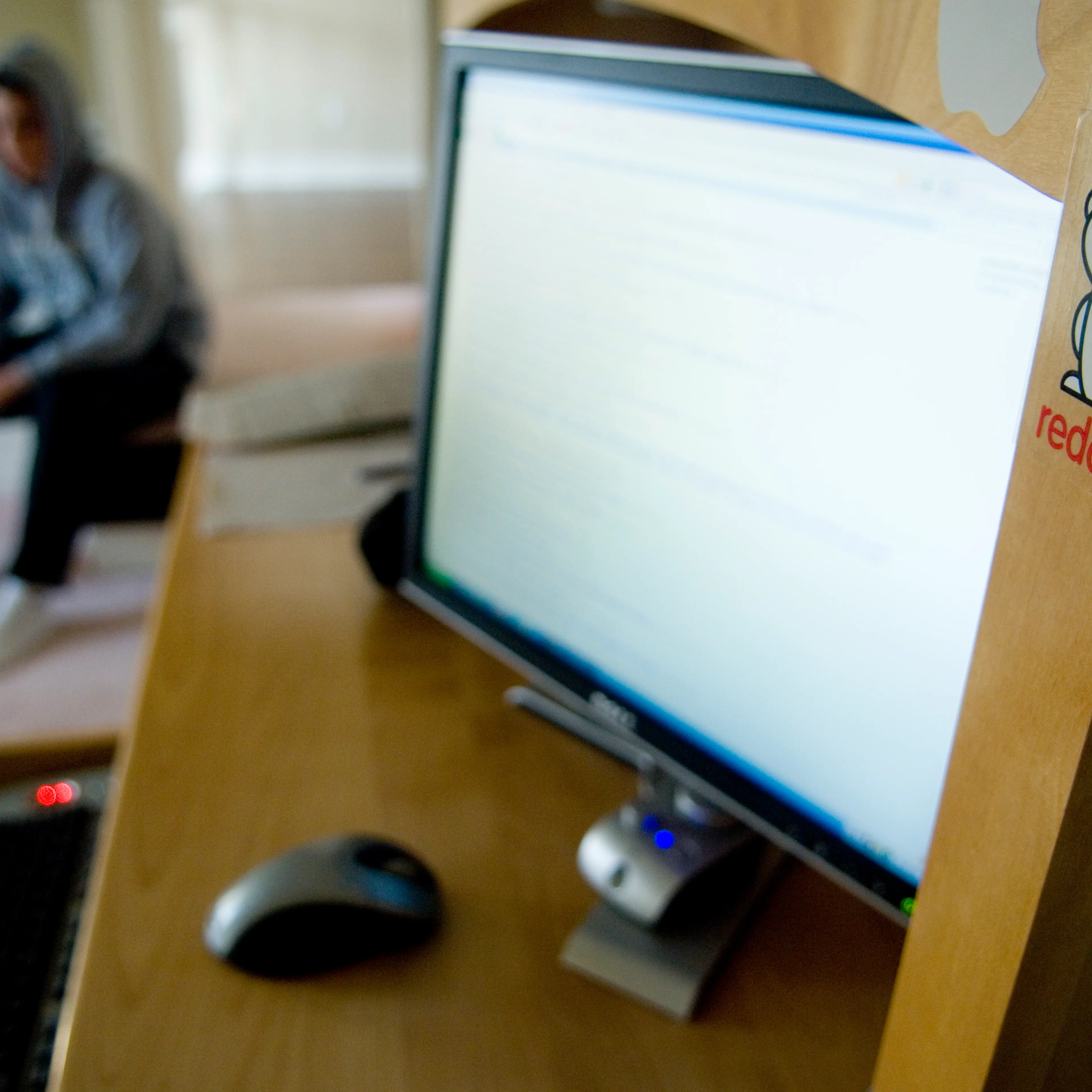 Reddit- 03/09/2007 -Adam Fuhrer (background out of focus) is a contributor to the website, www.reddi