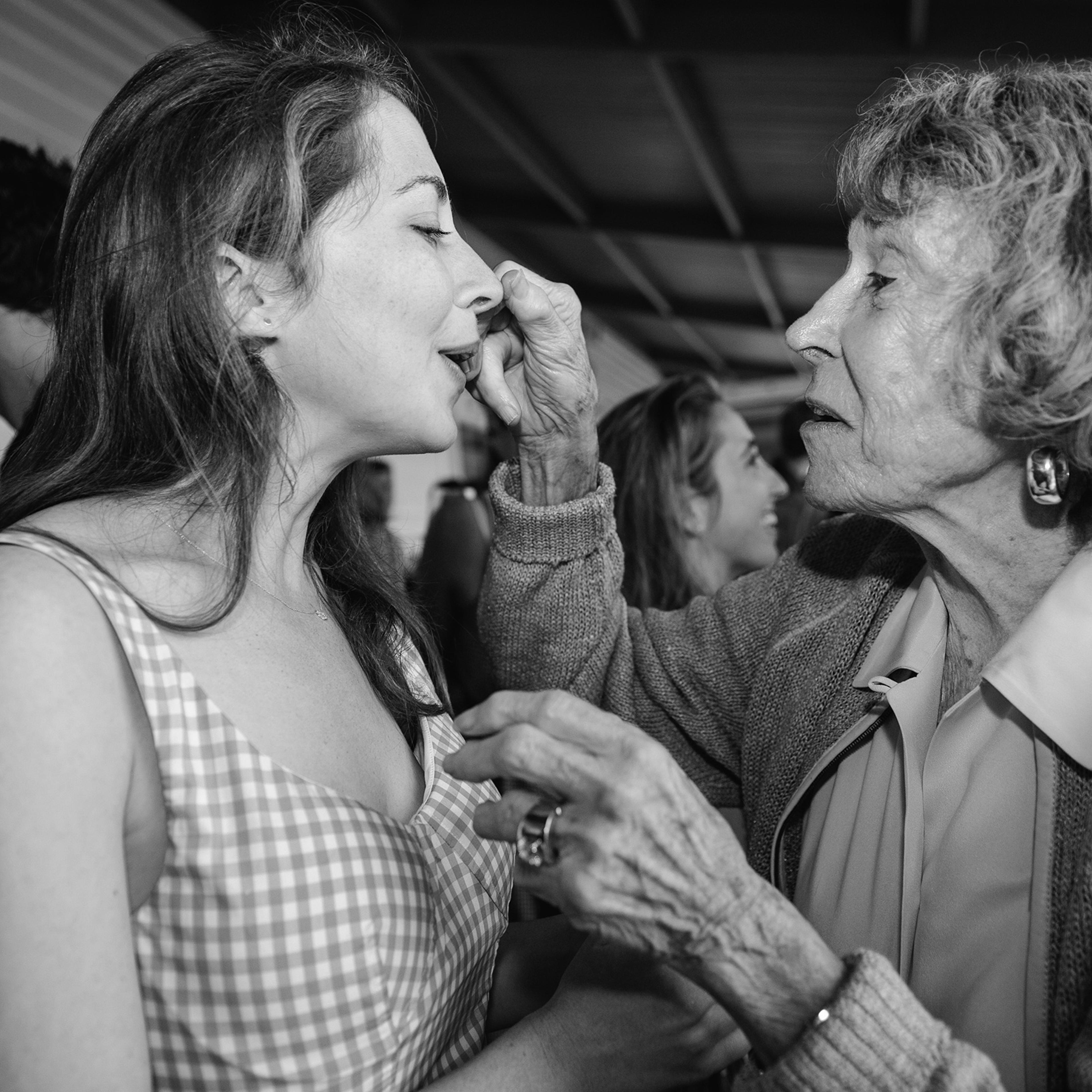 Bobby-fixing-Bess-makeup