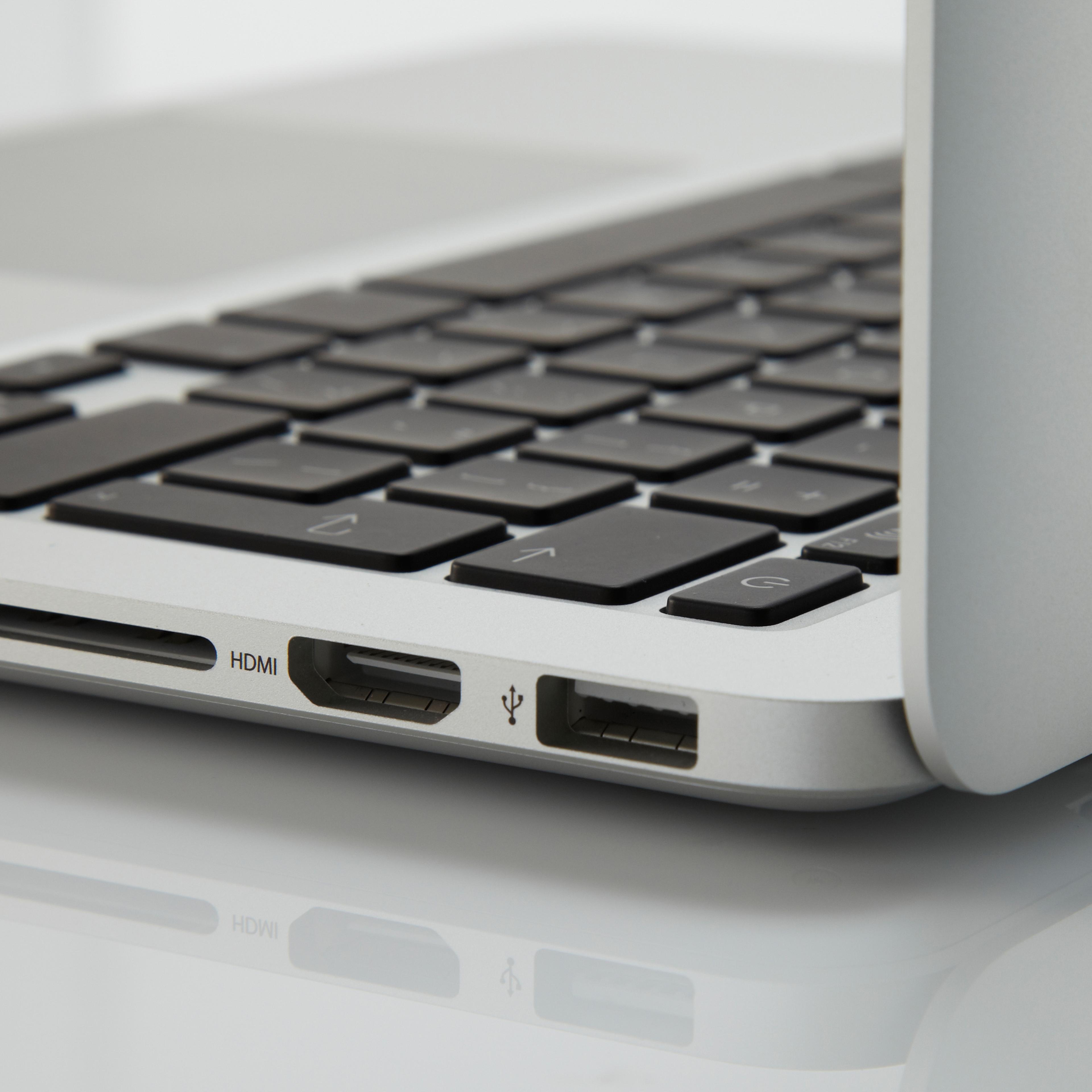 Apple MacBook Pro Studio Shoot