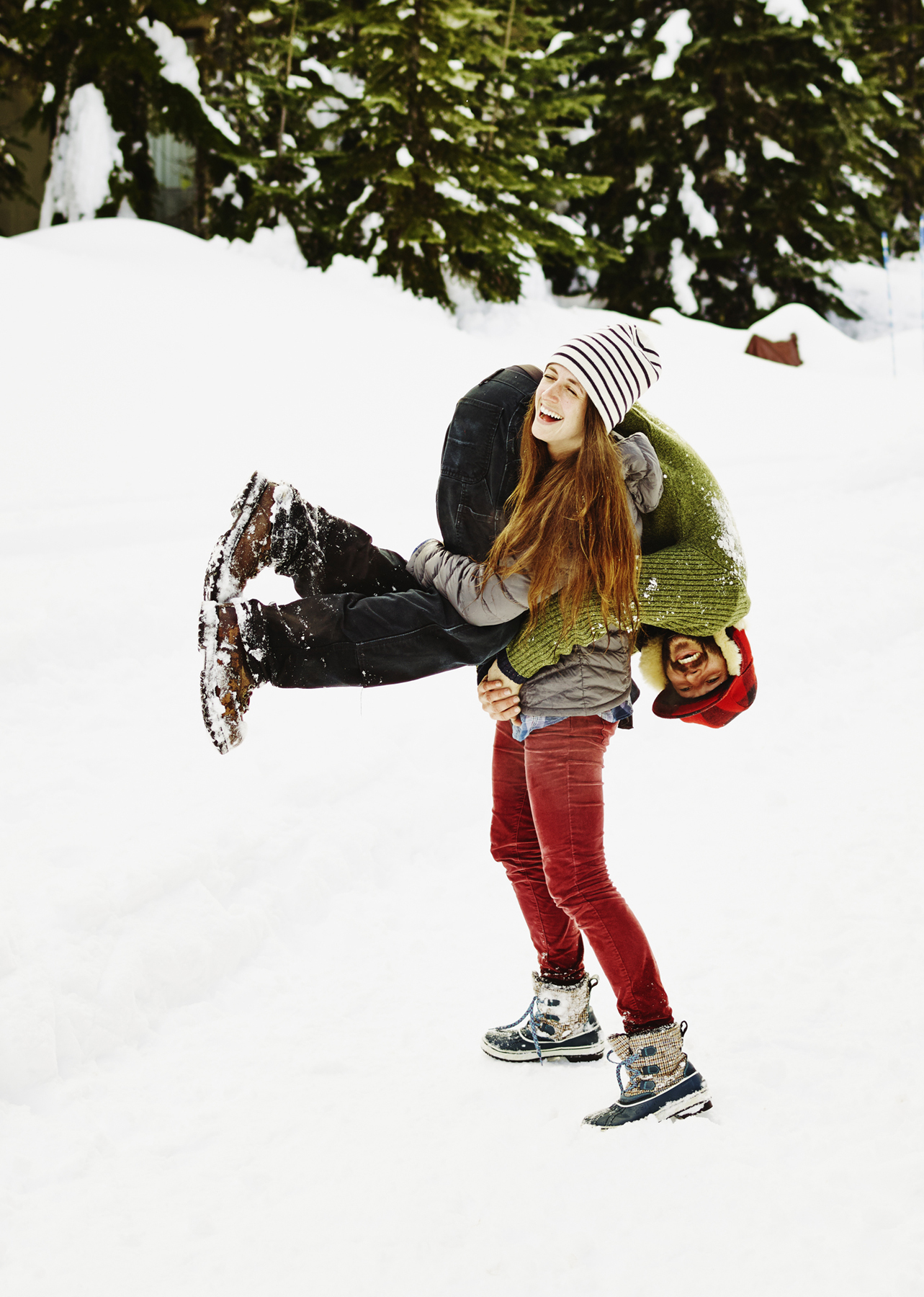 couple-snow