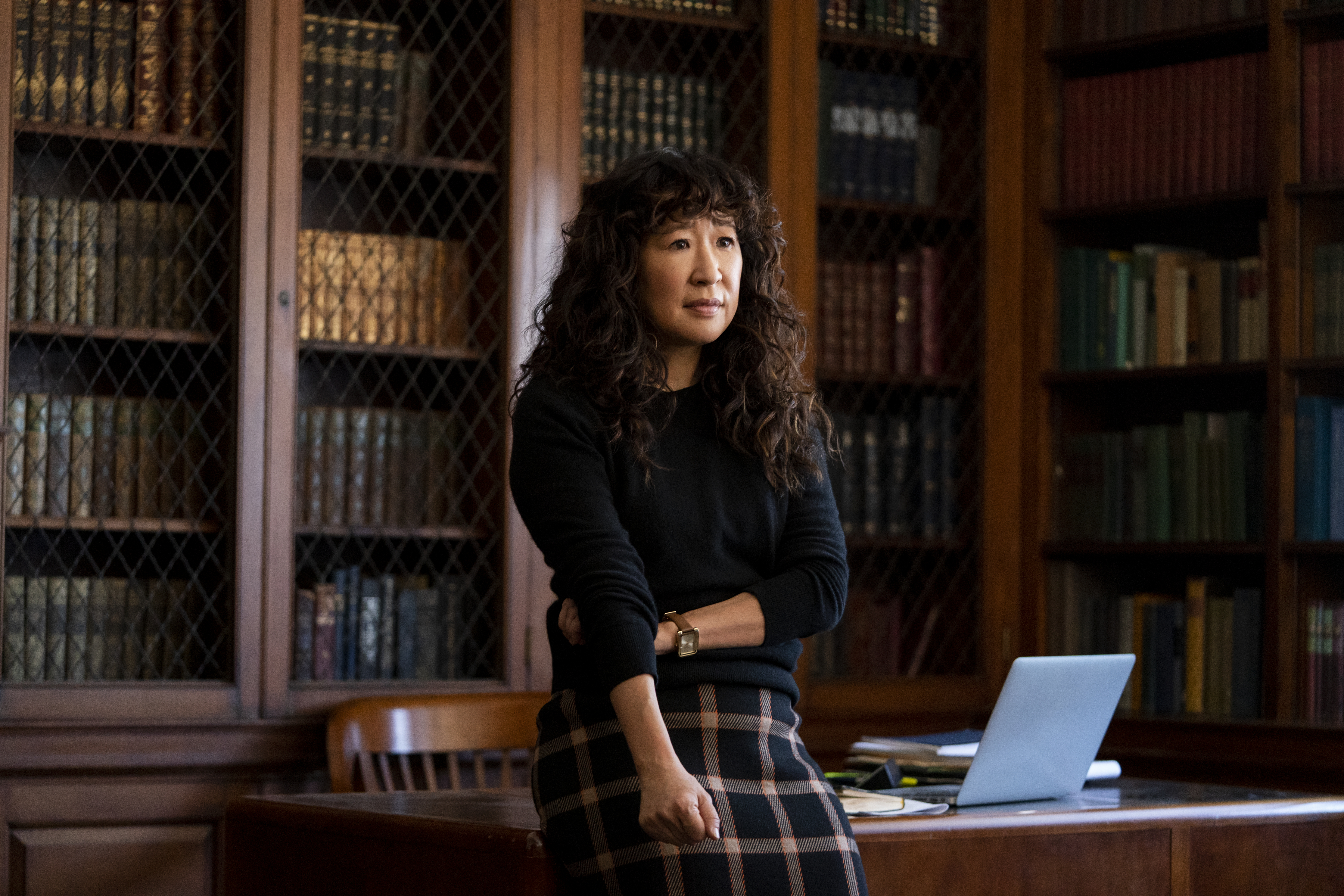 sandra-oh-the-chair