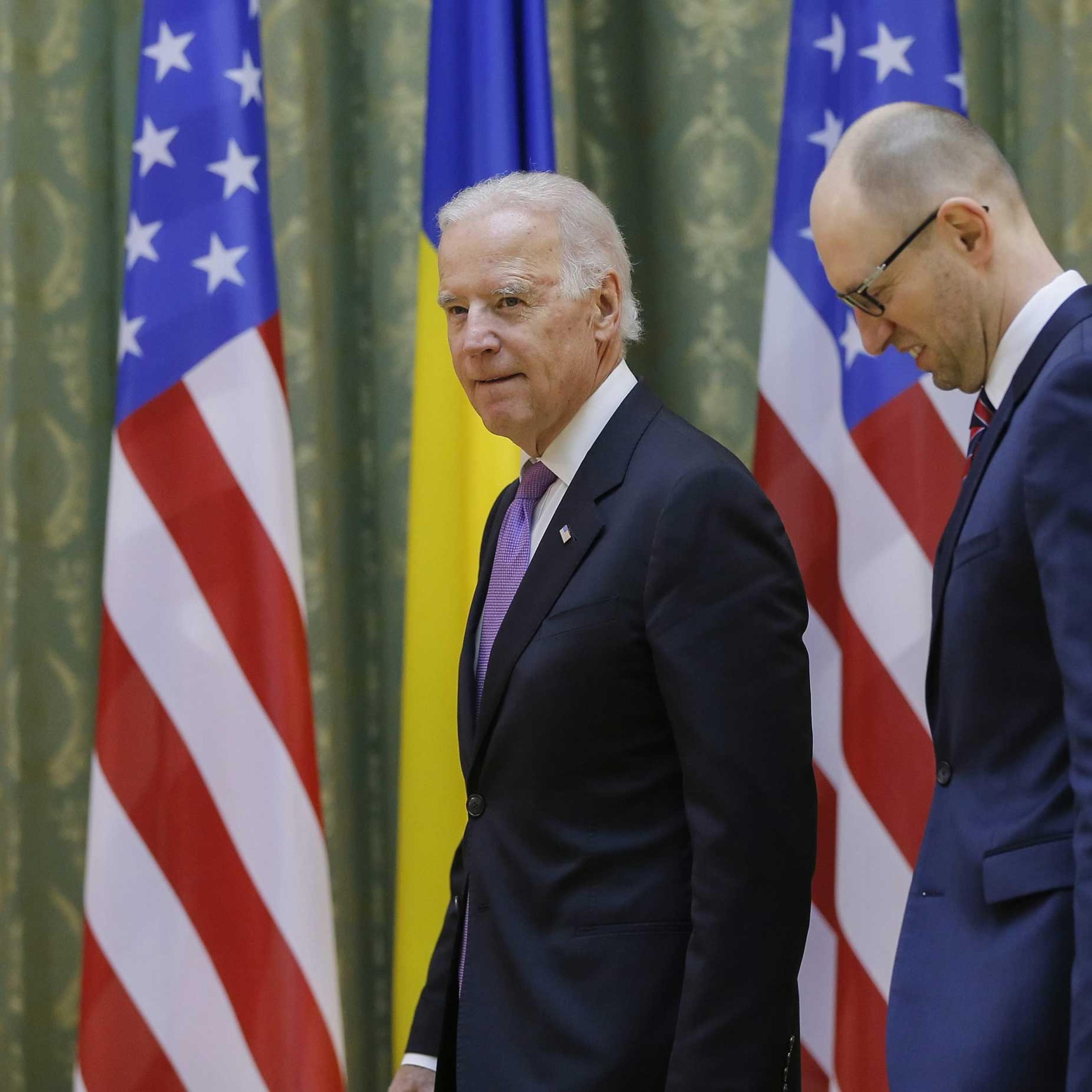 Vice President Joe Biden and Ukrainian Prime Minister Arseniy Yatsenyuk arrive for their meeting in Kiev, Ukraine, 21 Nov. 21,2014.