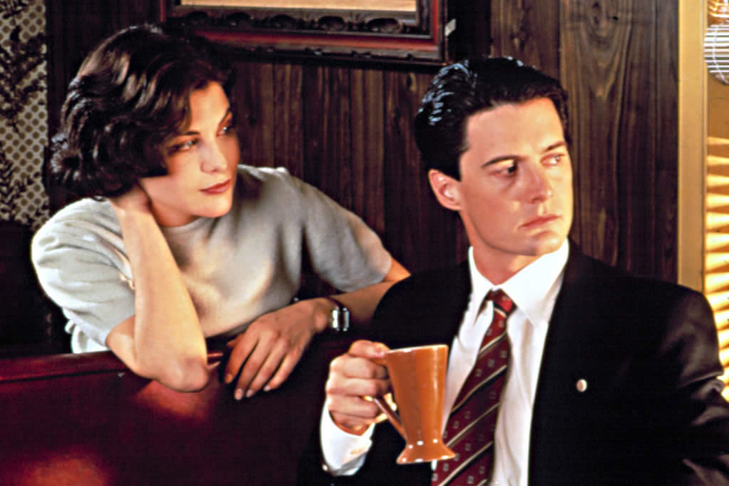 Sherilyn Fenn and Kyle MacLaughlin in Twin Peaks