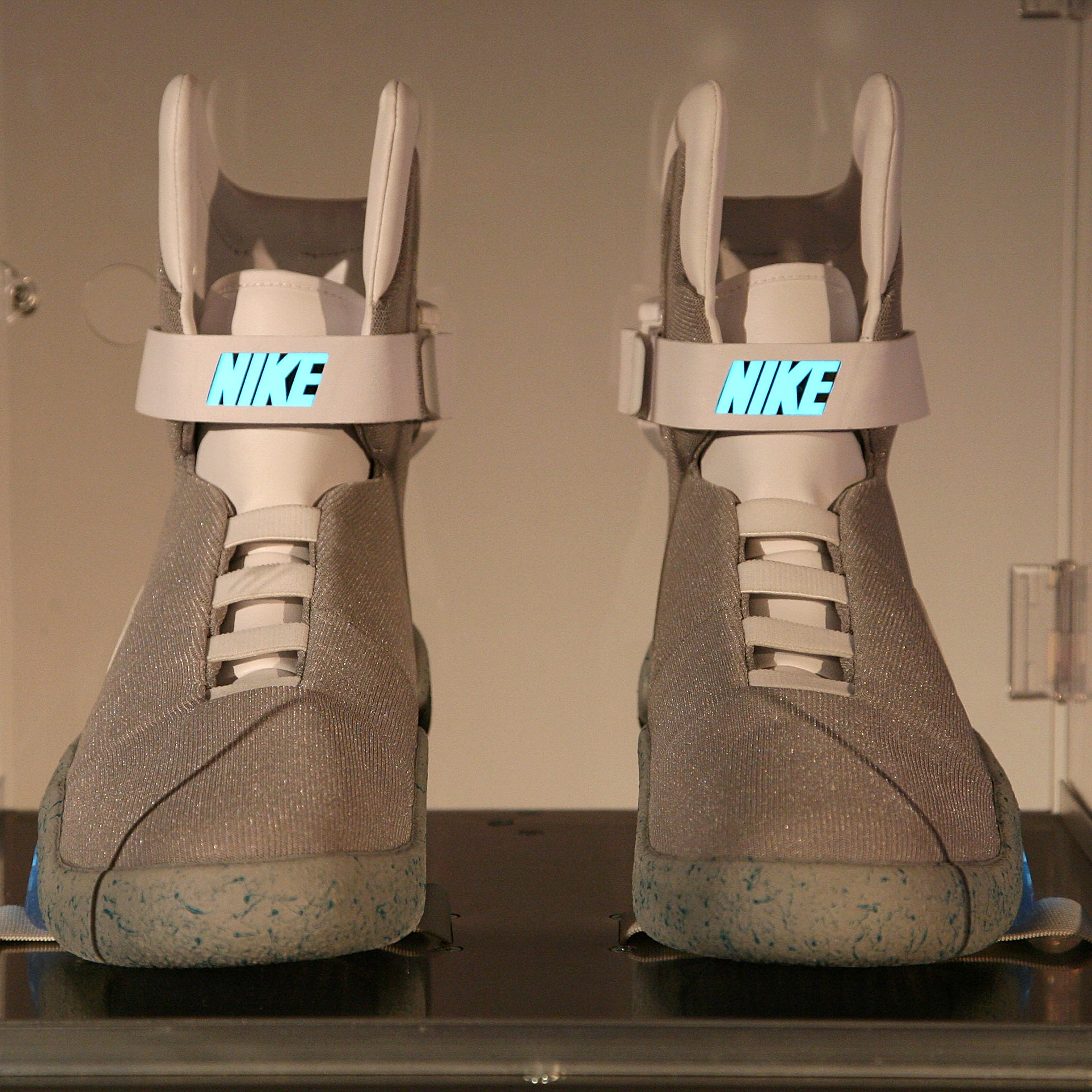 Emma Willis At 2011 NIKE MAG Private Auction