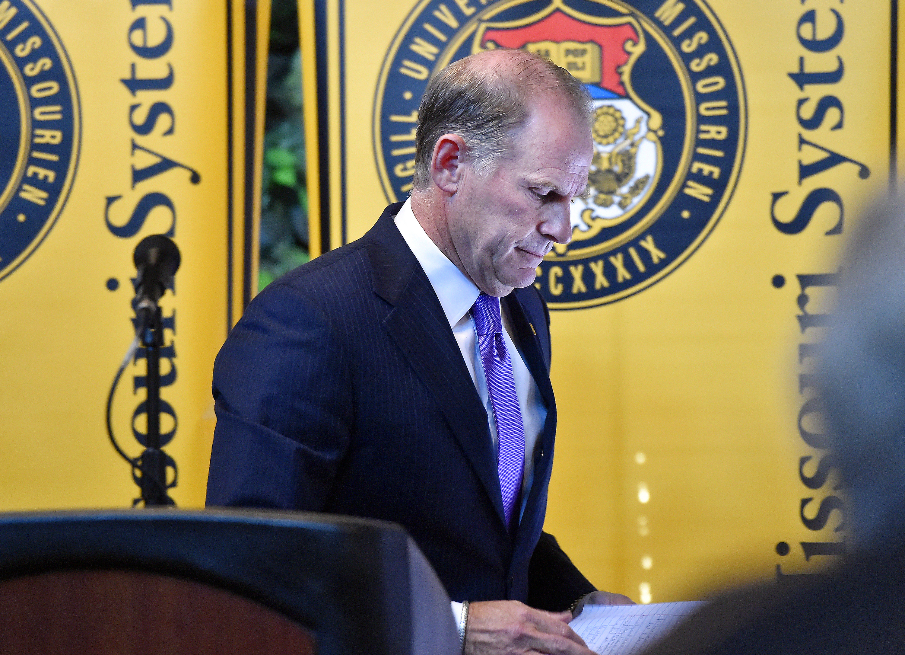 Thousands gather on Mizzou quad after university system president resigns