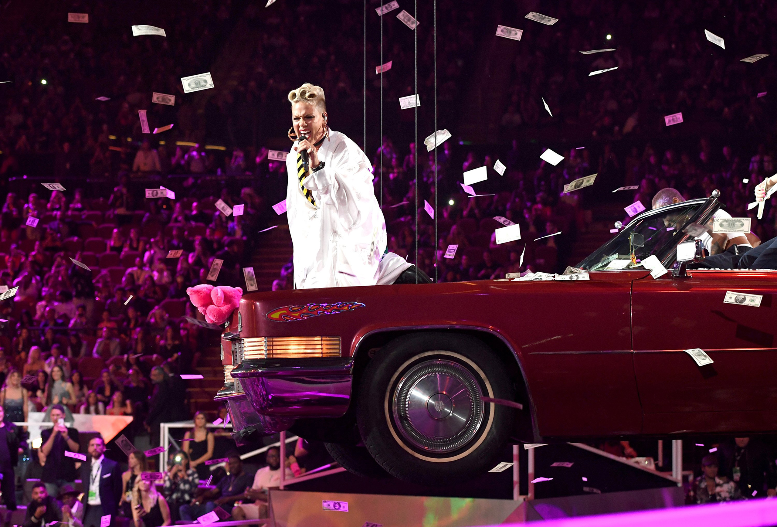 2017 MTV Video Music Awards - Fixed Show
