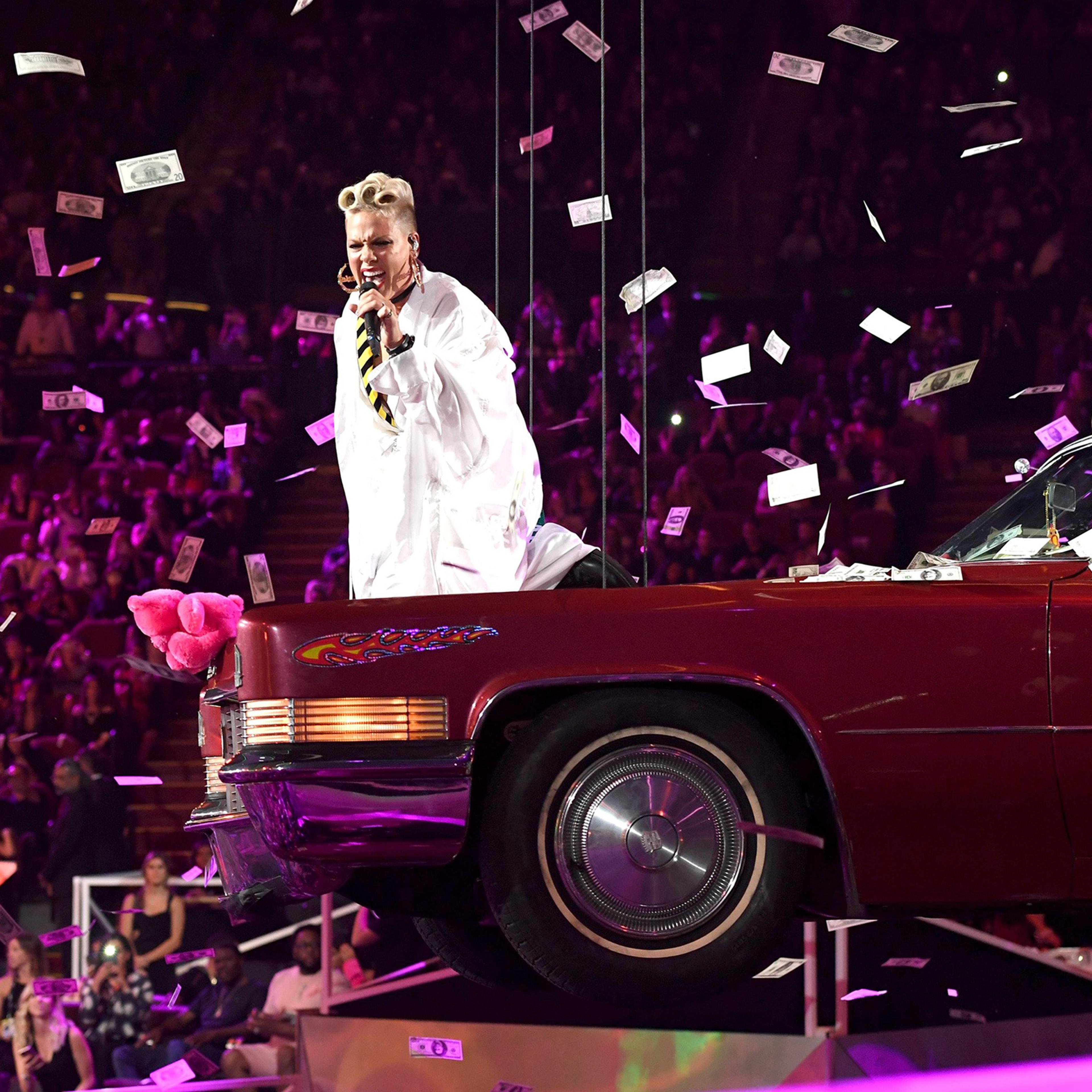 2017 MTV Video Music Awards - Fixed Show