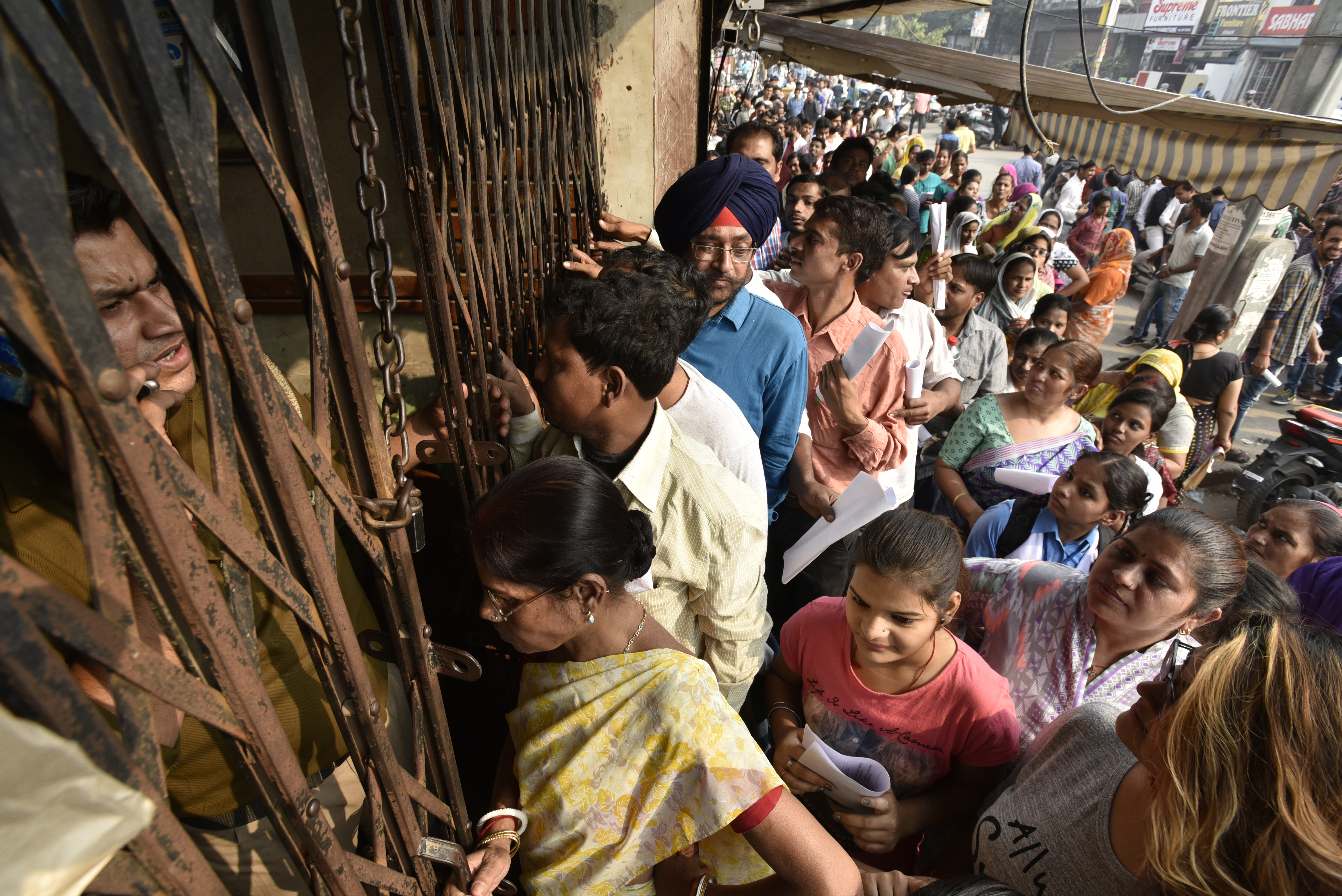 Demonetization Effect: Long Queue Outside Banks To Exchange Cash