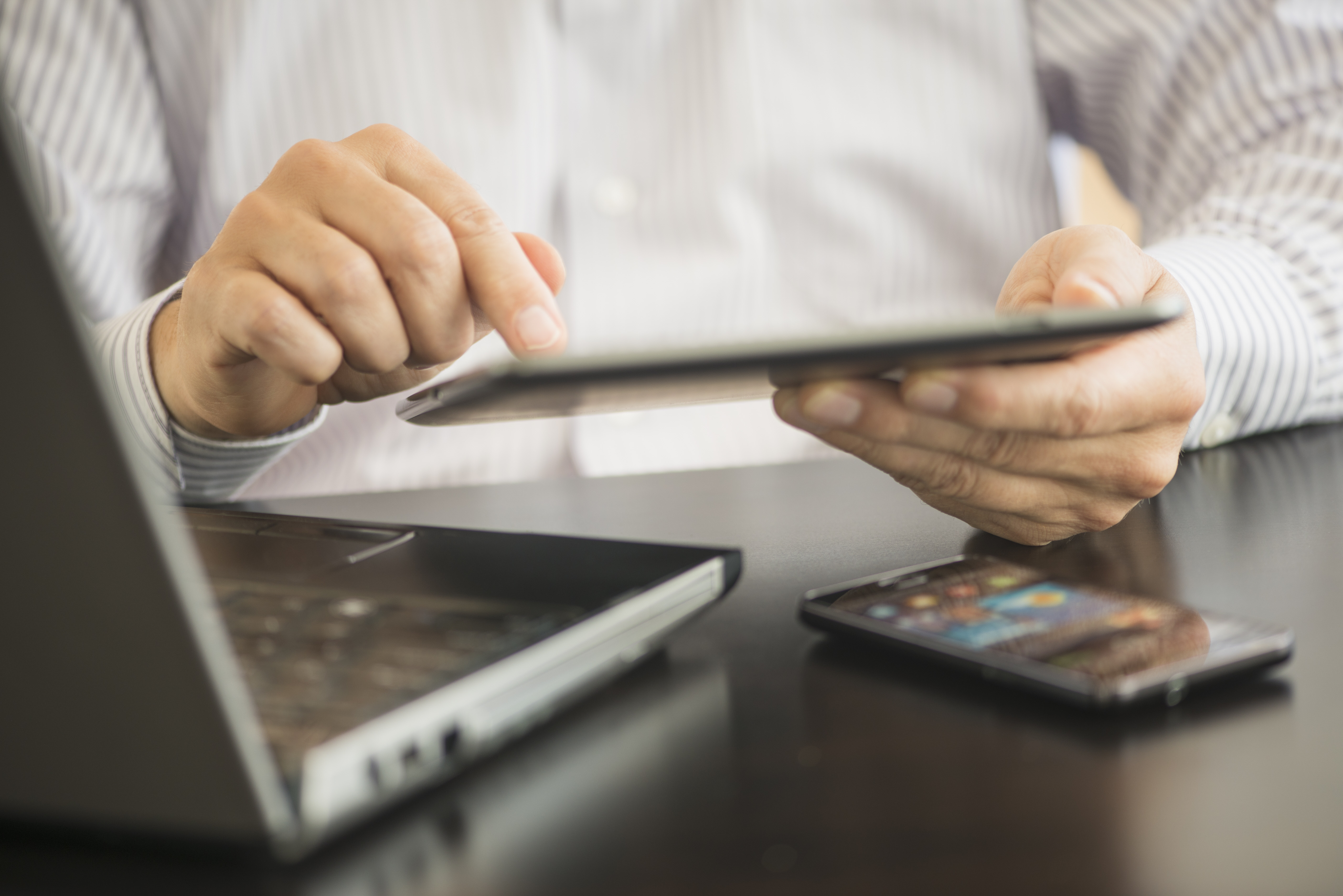 Tablet PC Sales Drop for First Time