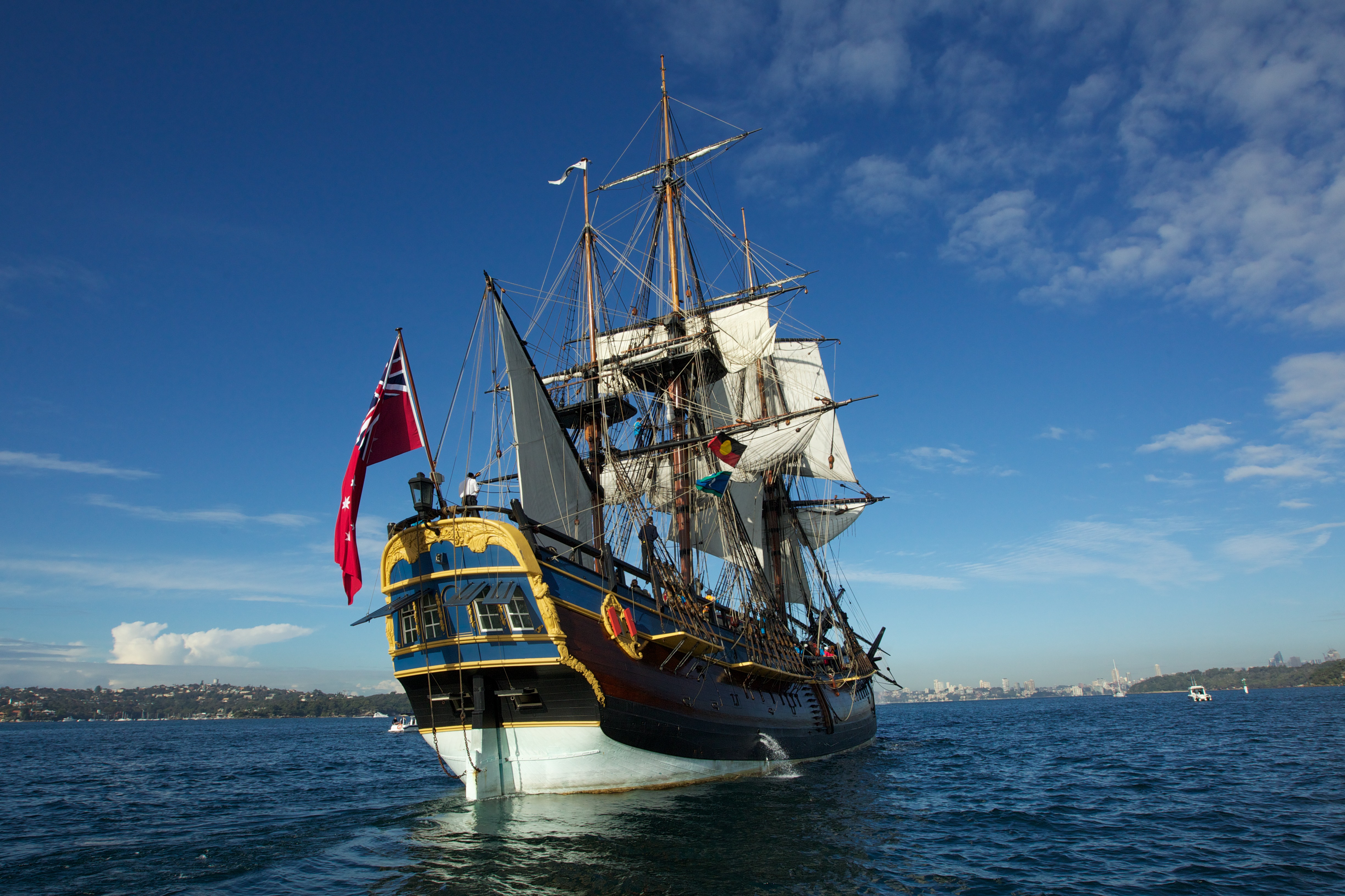 Replica Captain Cook Ship Sails Into Sydney Harbour
