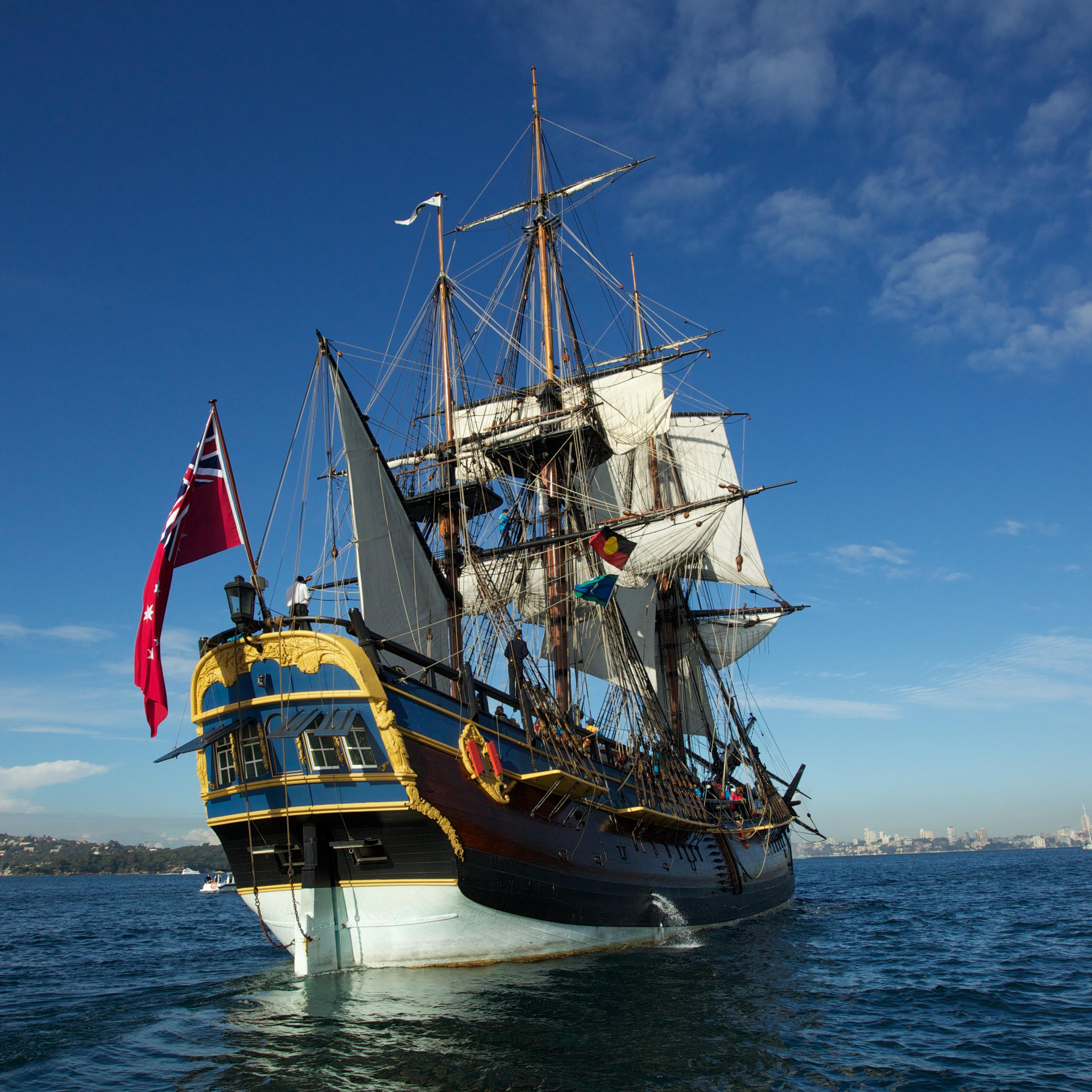 Replica Captain Cook Ship Sails Into Sydney Harbour