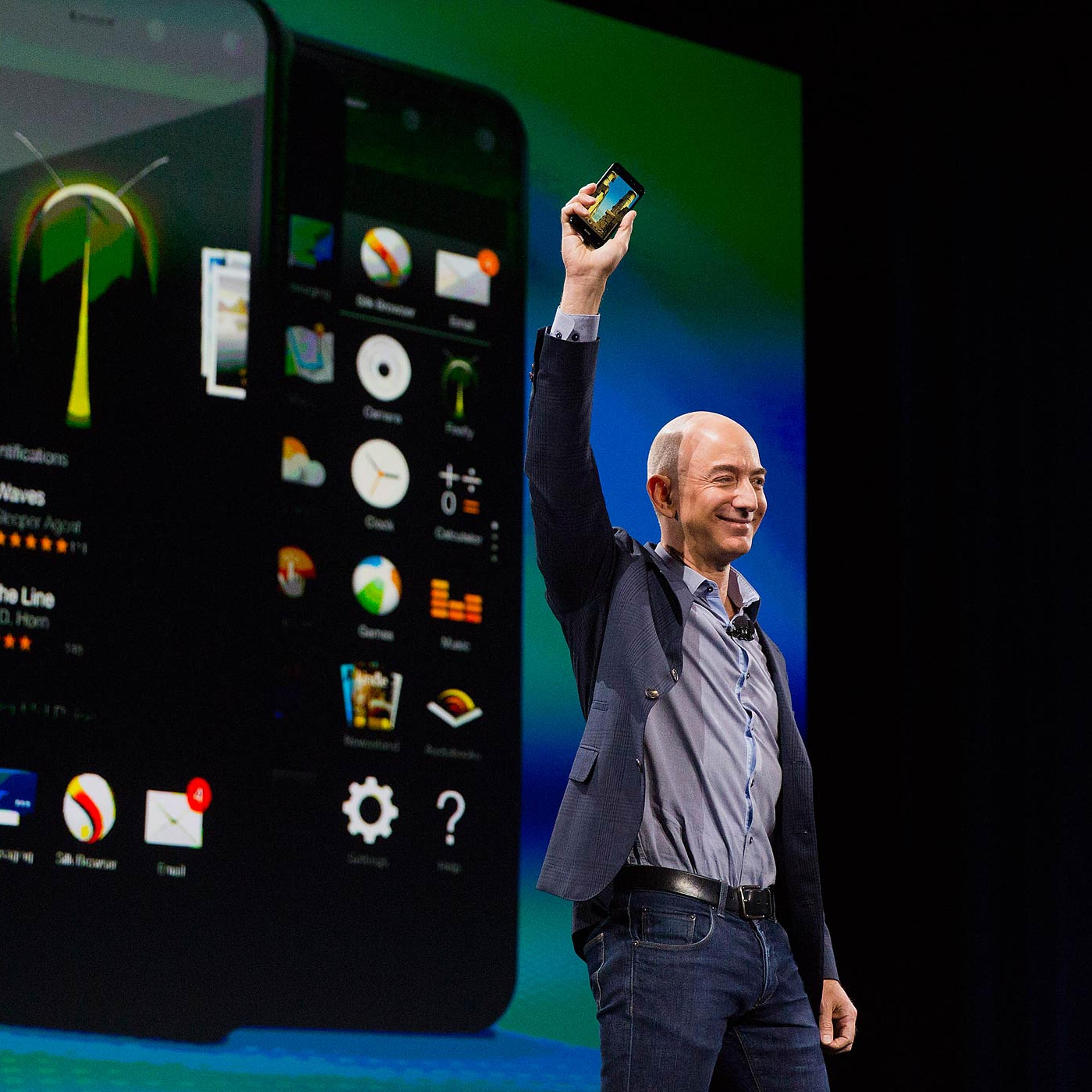 Amazon CEO Bezos Introduces Smartphone to Take on Apple, Samsung