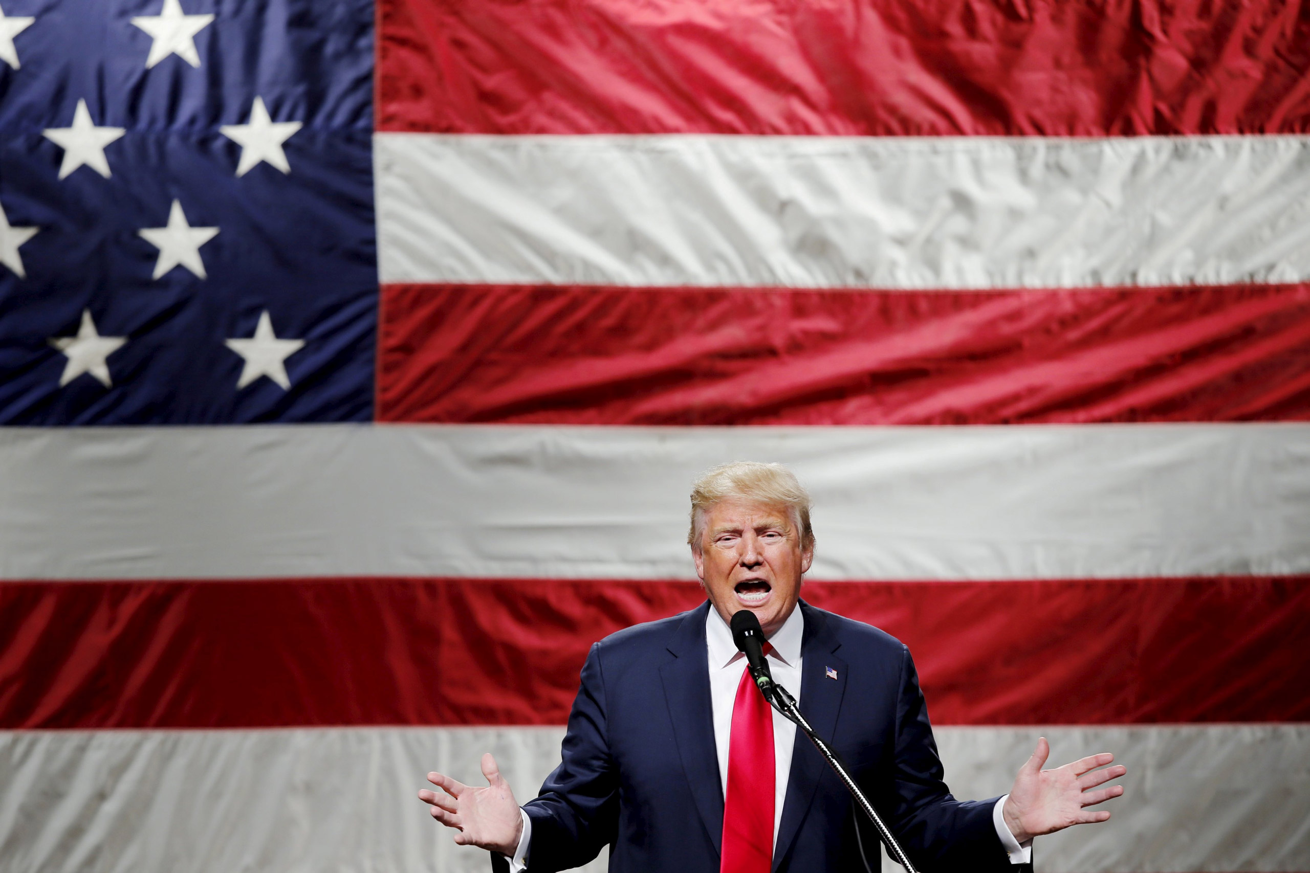 U.S. Republican presidential candidate Donald Trump speaks to supporters during a campaign rally at Mid-Hudson Civic Center in Poughkeepsie, New York, U.S. April 17, 2016. REUTERS/Eduardo Munoz/File Photo - RTX2C1VP