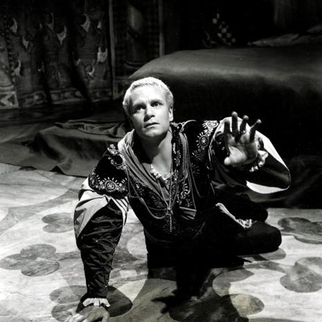 Directing himself in this film adaptation, Olivier highlights the prince’s mopey narcissism and incestuous feelings for his mother, Gertrude. The post-Freudian interpretation won four Oscars, including best picture and actor.