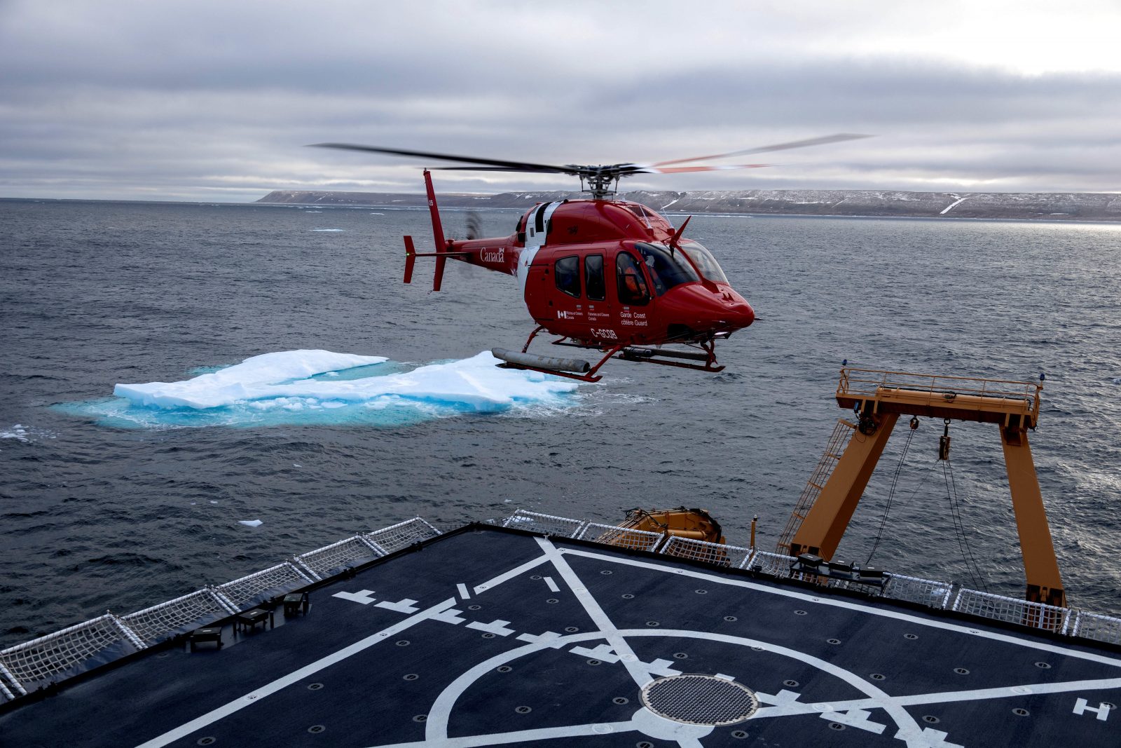 Canadian, U.S. Coast Guard conduct Arctic search and rescue exercise