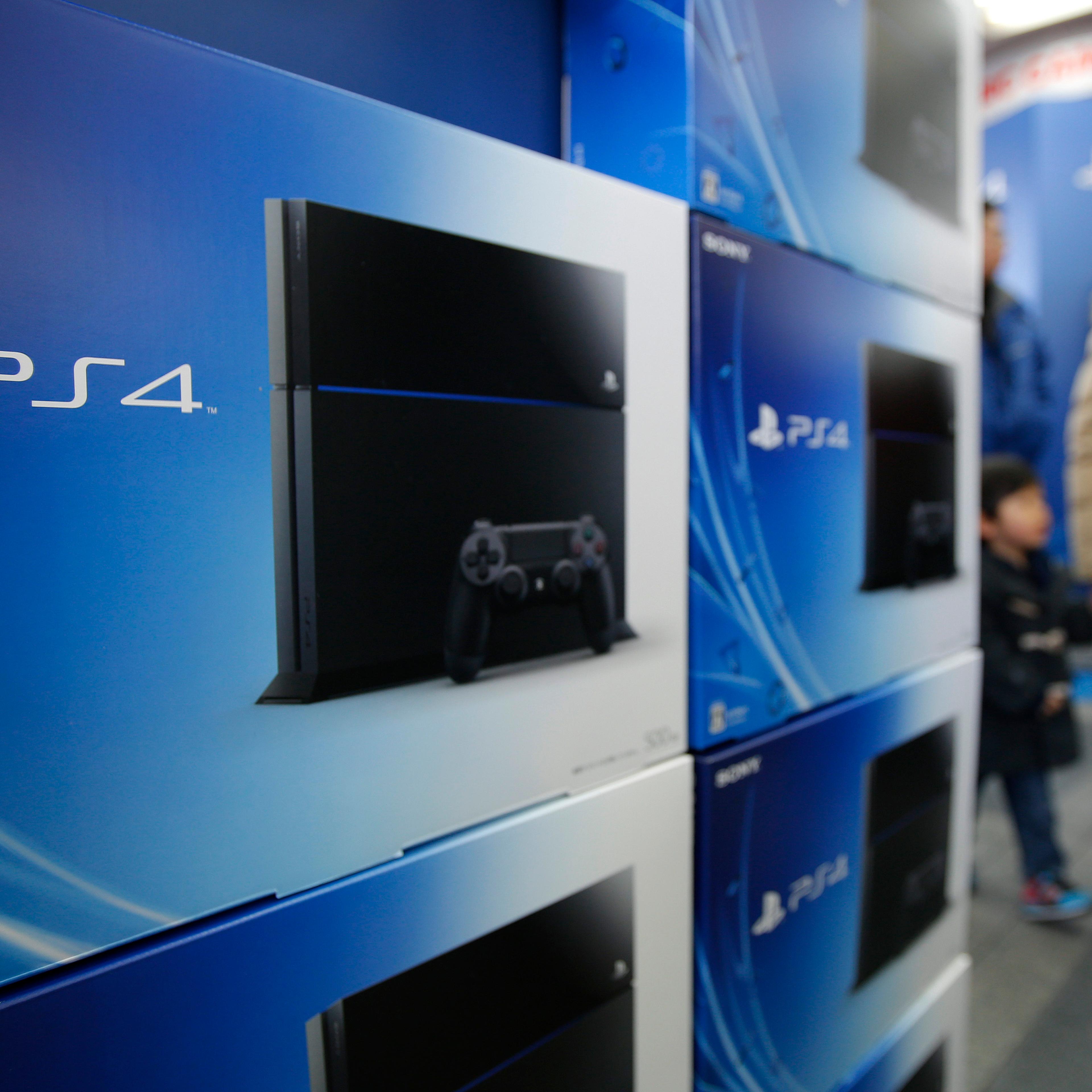 Sony Launches PlayStation 4 In Japan As Console Retakes U.S. Retail Lead Over Microsoft's Xbox One