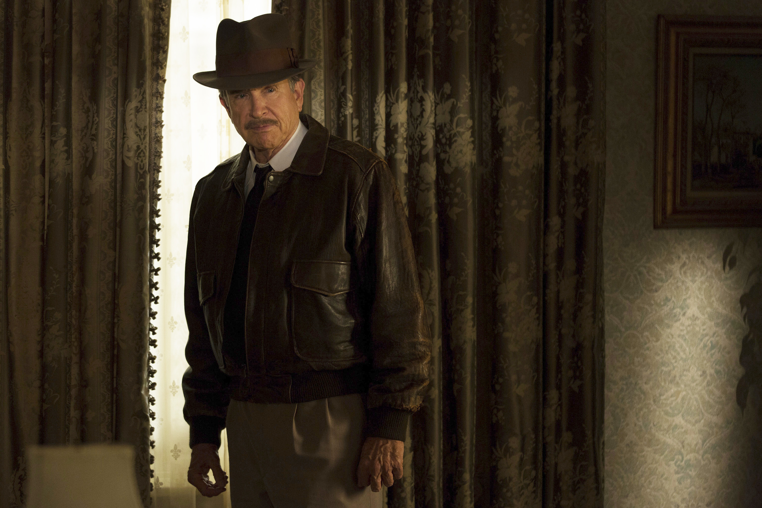 Warren Beatty in Rules Don't Apply.