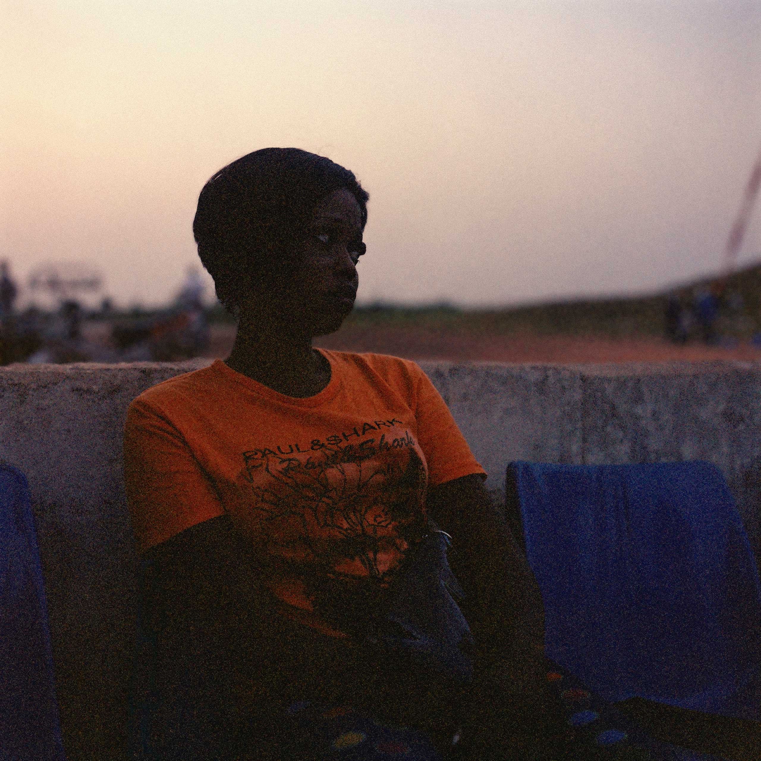 01-Mimi-Cherono-Ng-ok-Untitled-2015-sunset-woman