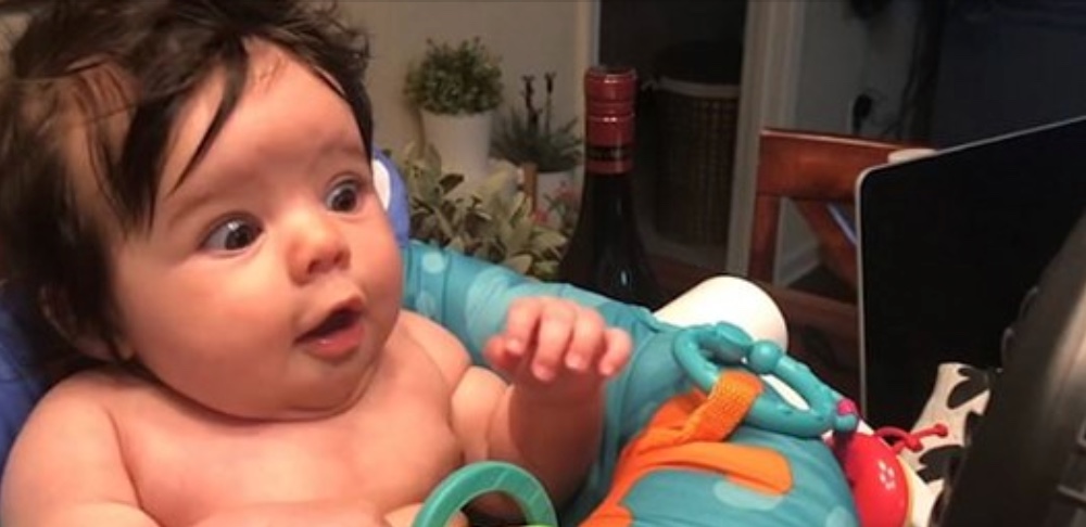 Baby has viral reaction to fan