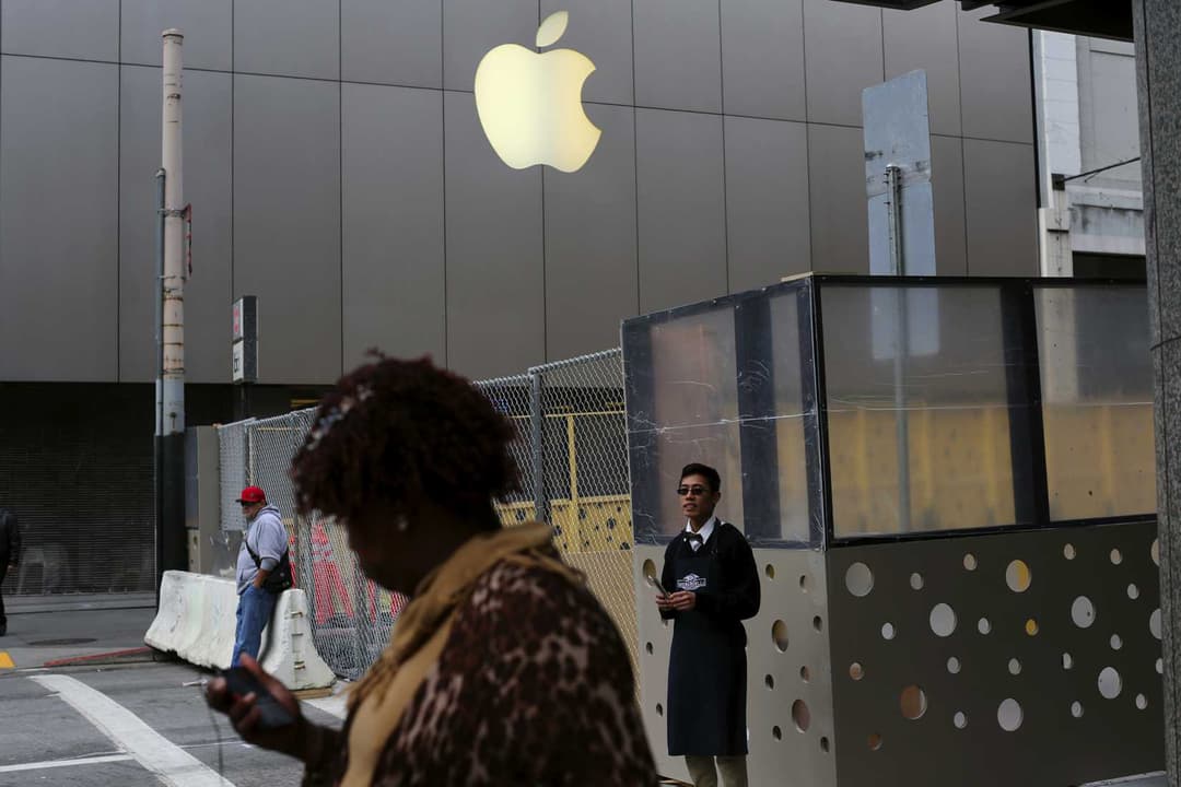 Webbed Bug Apple Bug Compromises Devices Security
