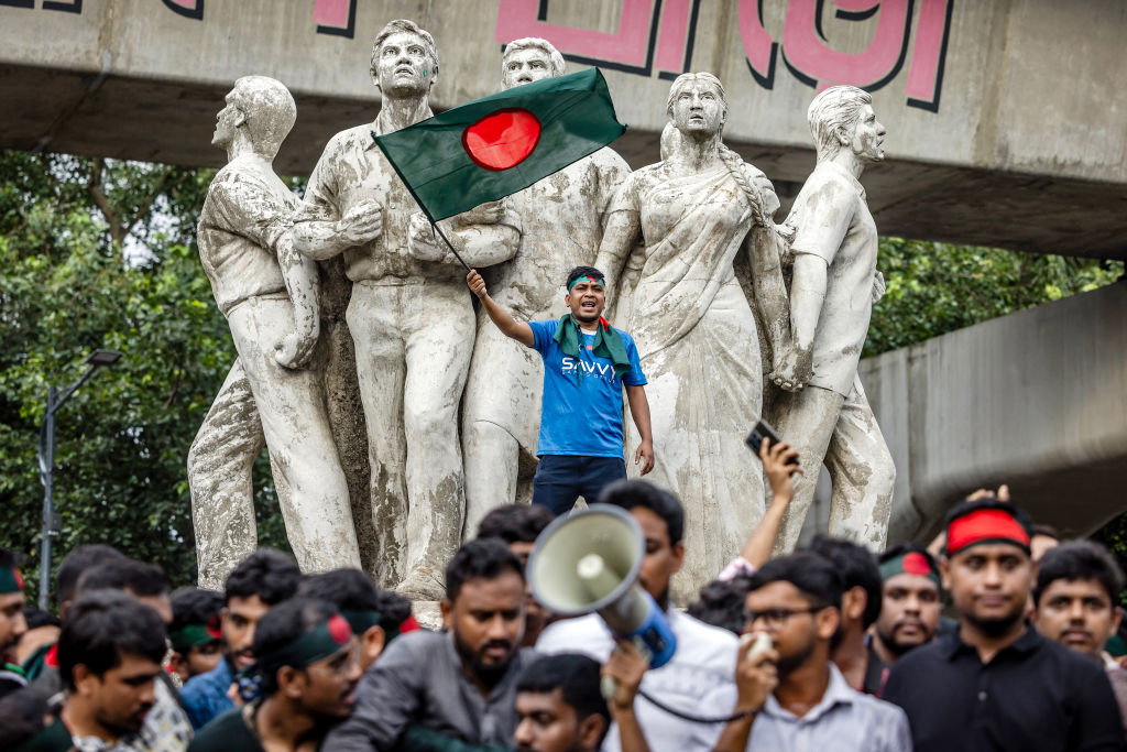 TOPSHOT-BANGLADESH-POLITICS-UNREST-STUDENTS