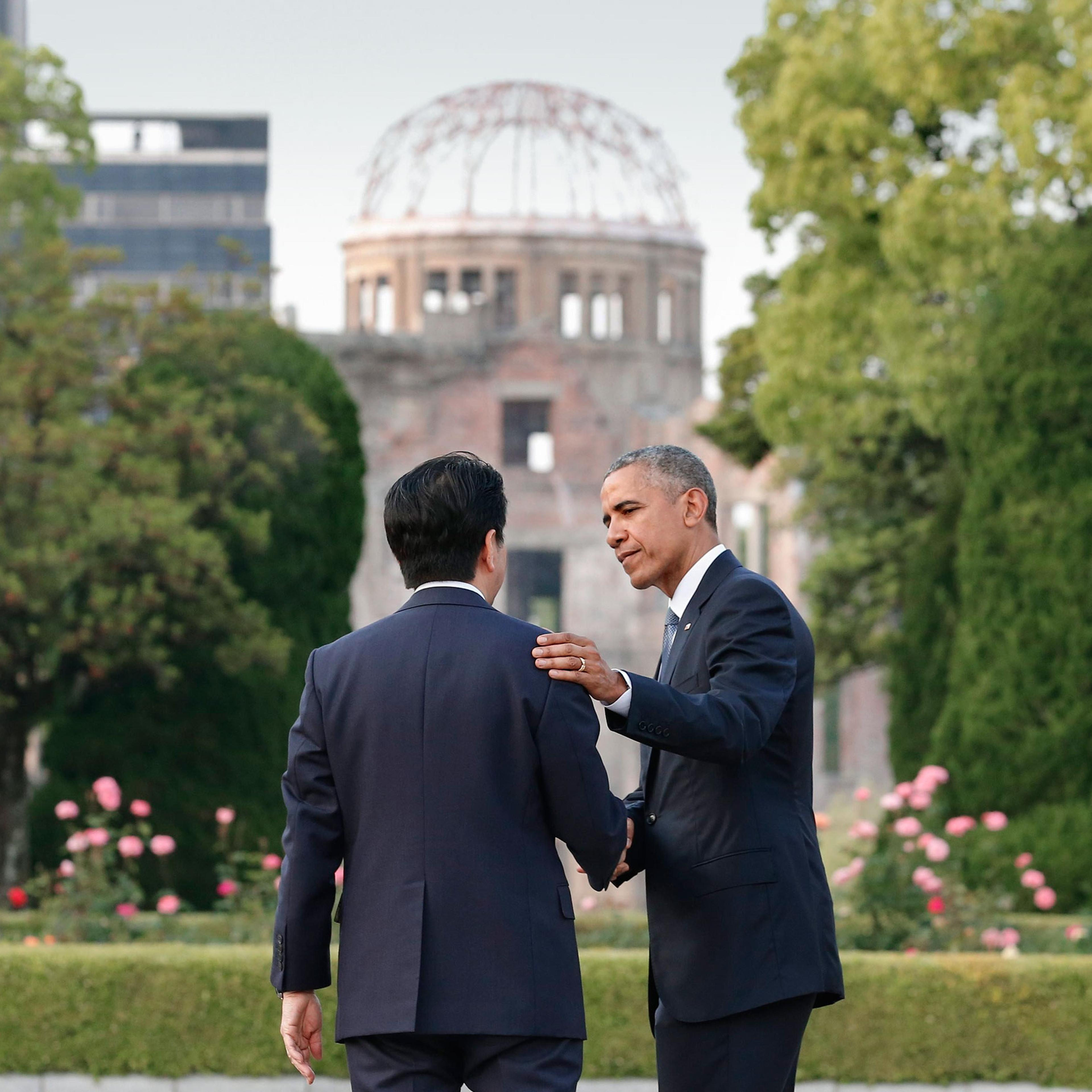 Obama with Abe at the Hiroshima Peace Memorial