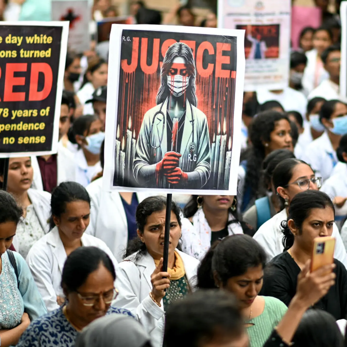 TOPSHOT-INDIA-DOCTORS-STRIKE-WOMEN