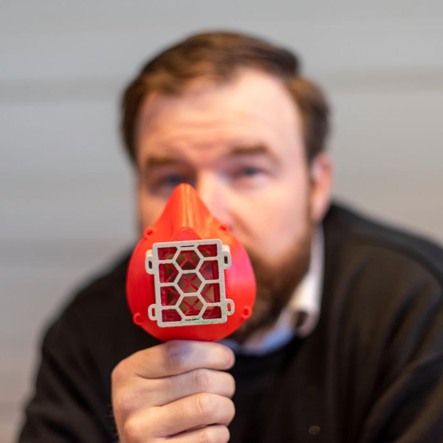 Artchitect Makes 3D Respirator Masks for Hospital