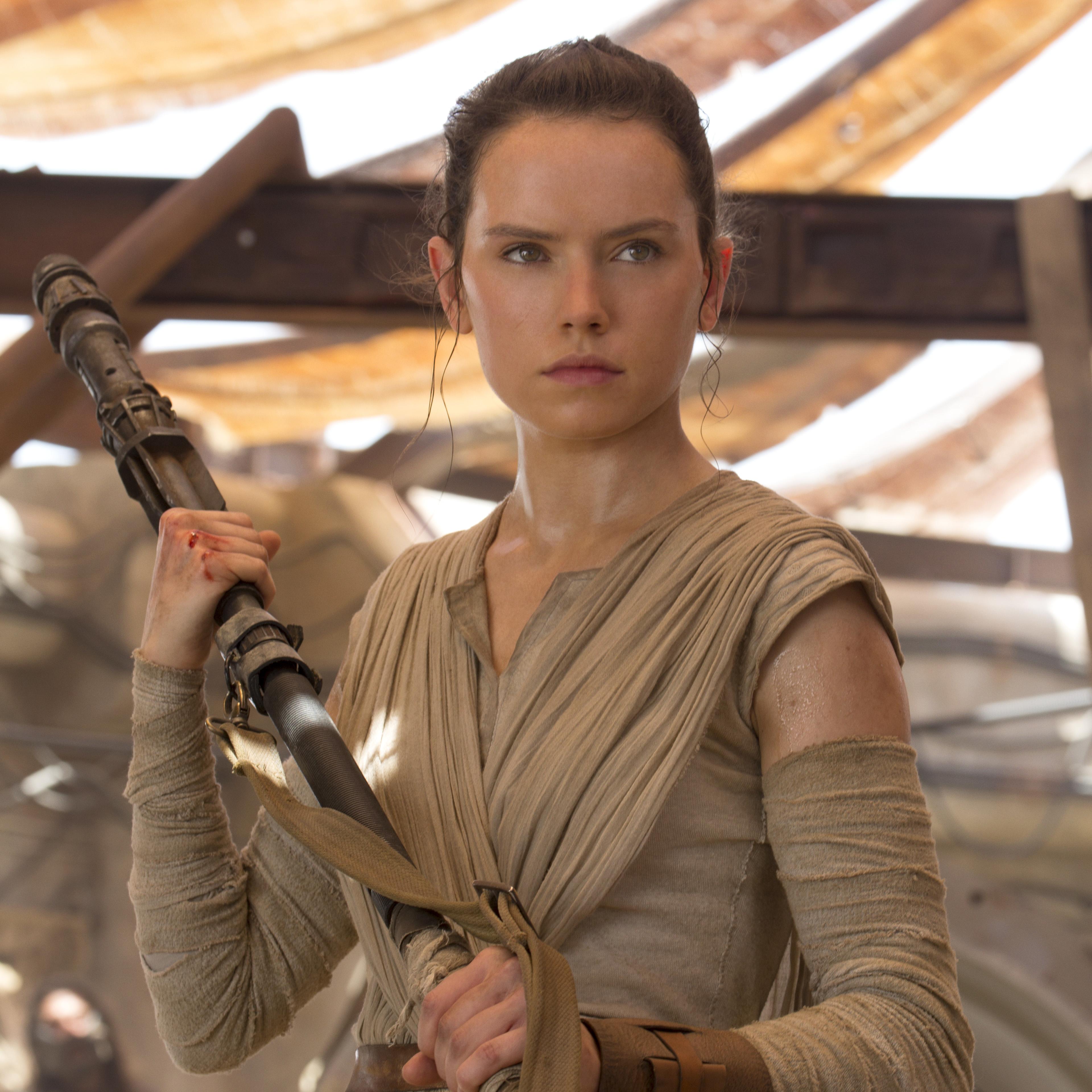 Star Wars: The Force AwakensRey (Daisy Ridley)Ph: David James© 2015 Lucasfilm Ltd. & TM. All Right Reserved..