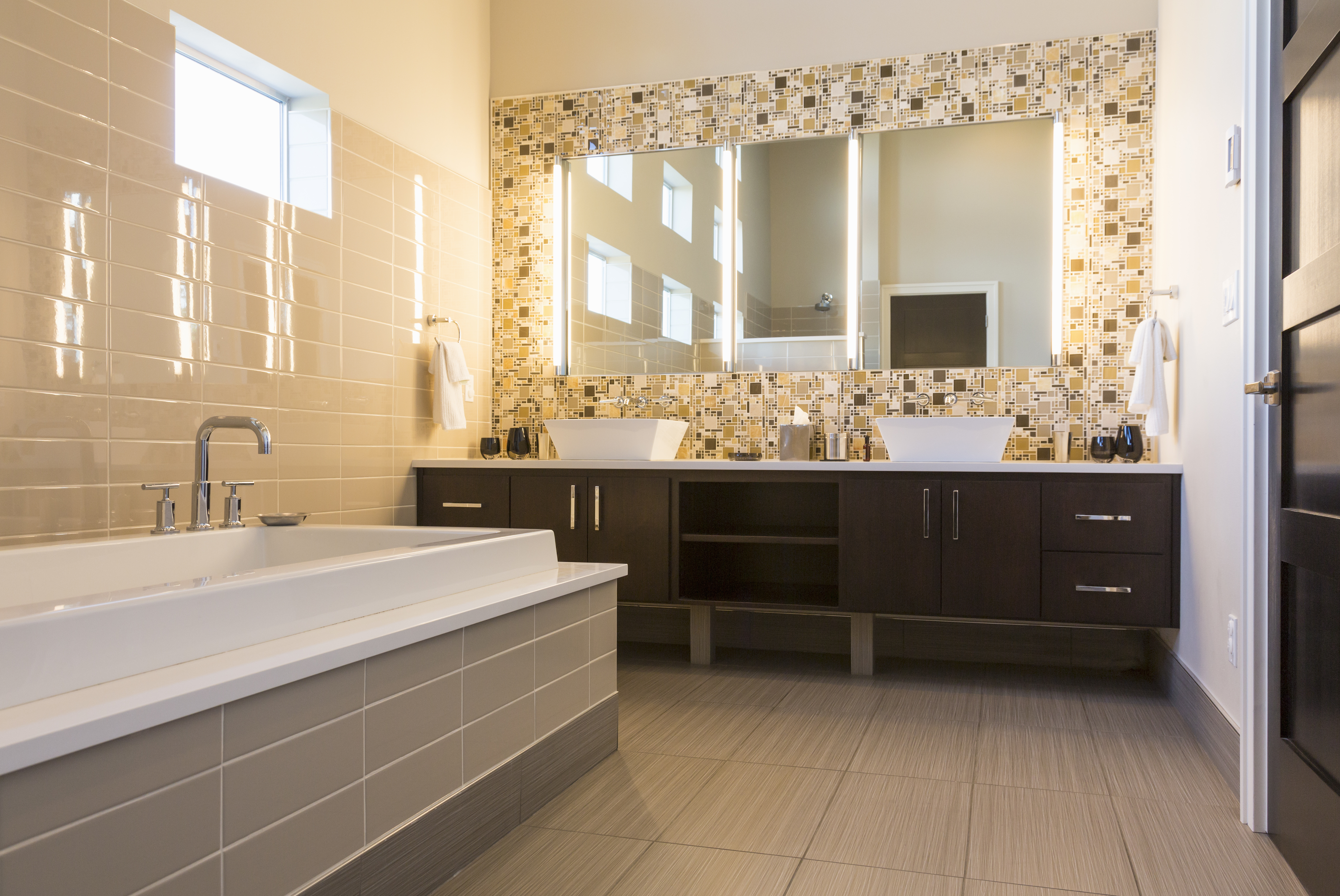 Luxurious modern home bathroom