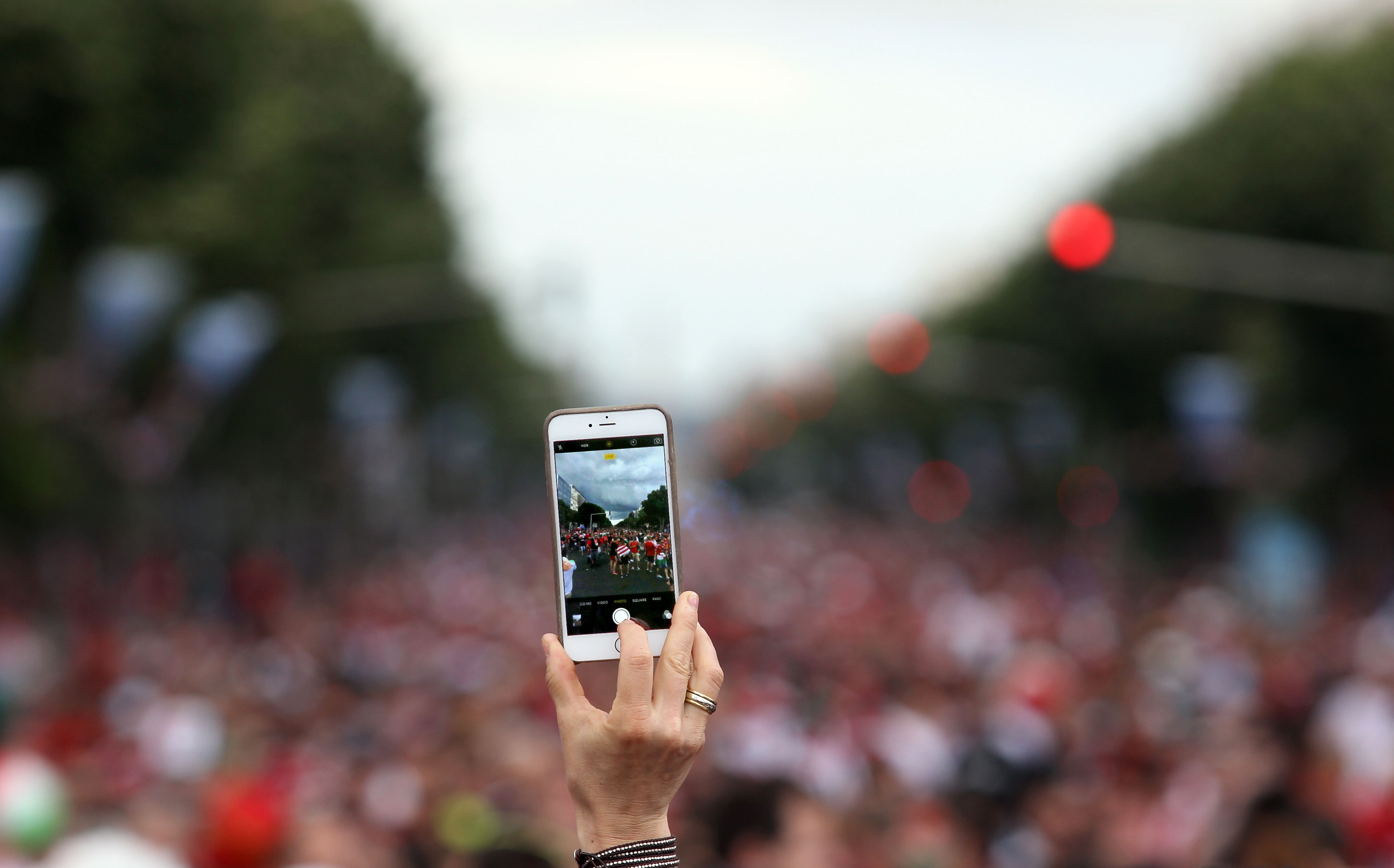 TOPSHOT-FBL-EURO-2016-FANS