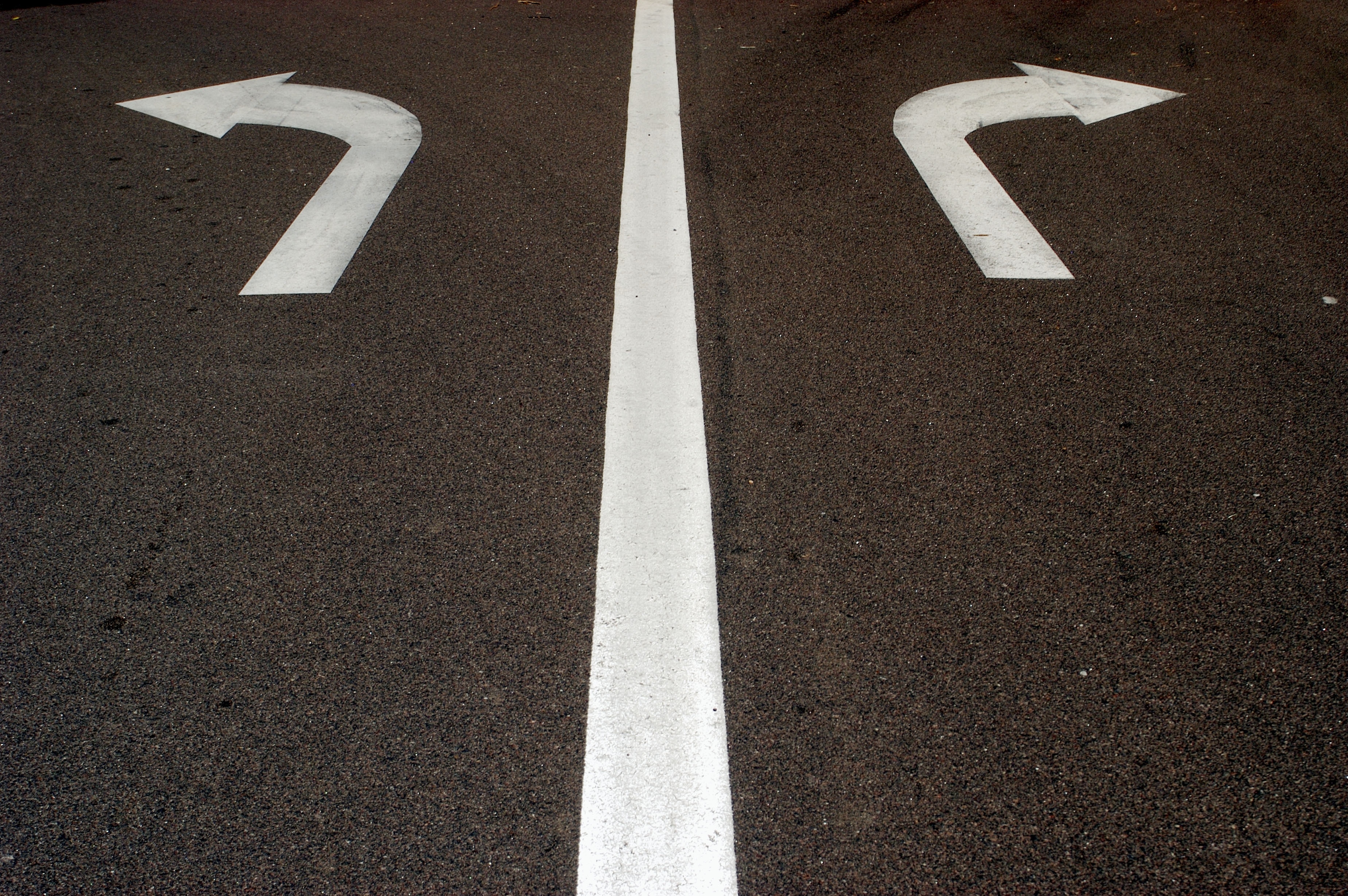 arrow-markings-road