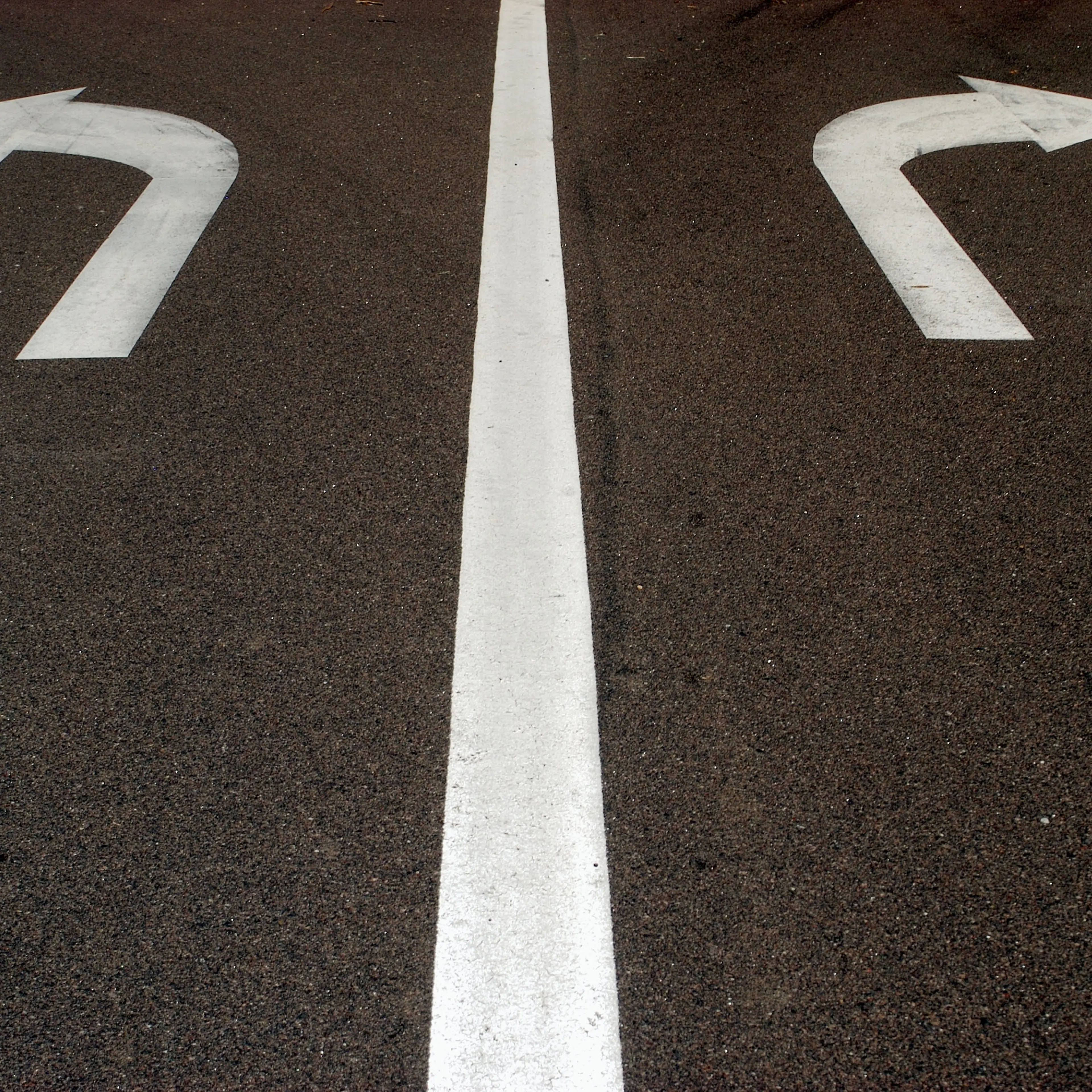 arrow-markings-road