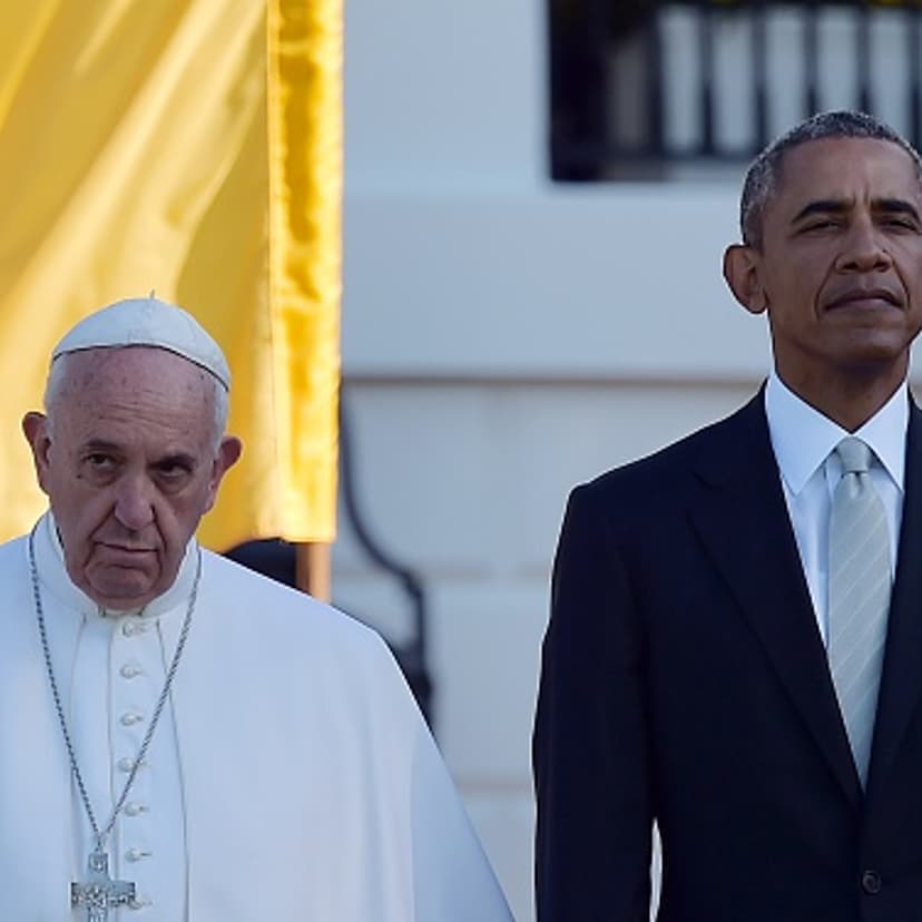 US President Barack Obama welcomes Pope Francis to the White House on September 23, 2015 in Washington,DC. President Barack Obama hosts Pope Francis at the White House for the first time Wednesday, warmly embracing the Catholic pontiff seen as both a mor